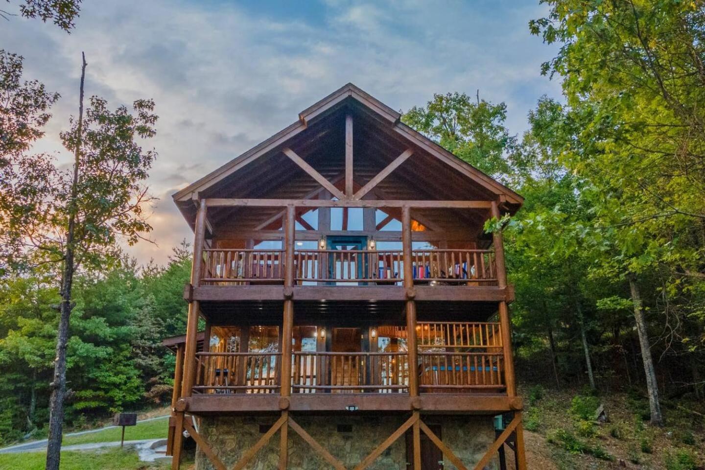 Mountain Majesty with Spectacular Views