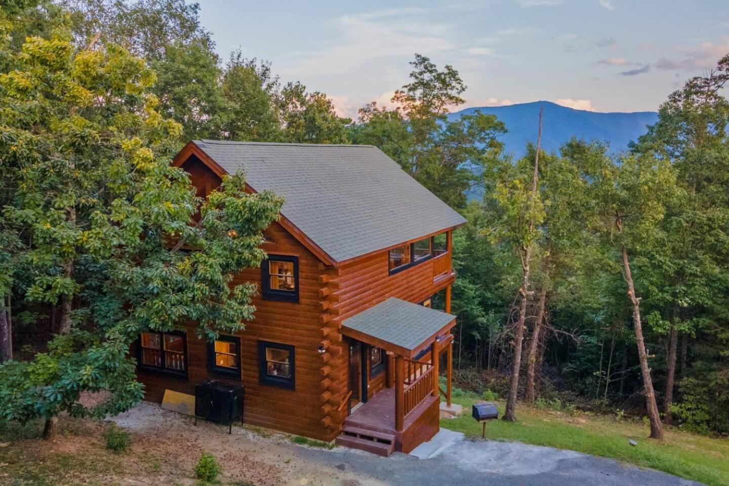 Mountain Majesty with Spectacular Views