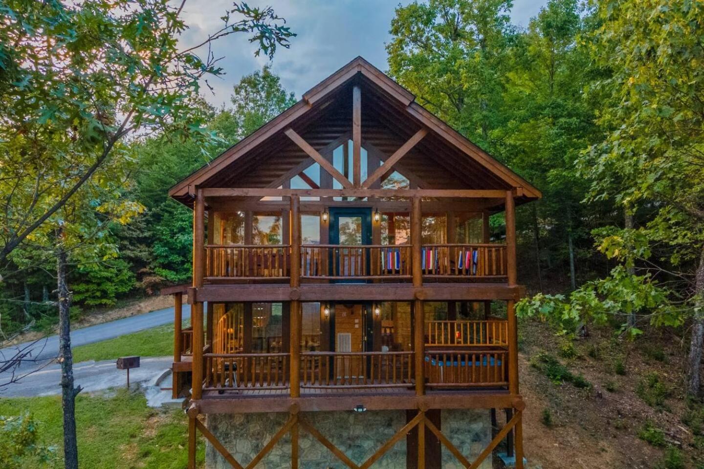Mountain Majesty with Spectacular Views