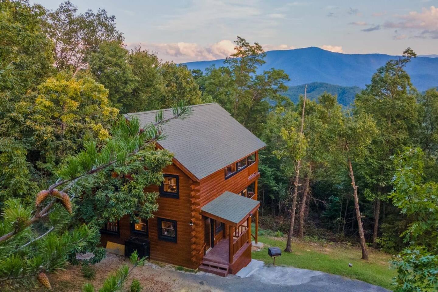 Mountain Majesty with Spectacular Views