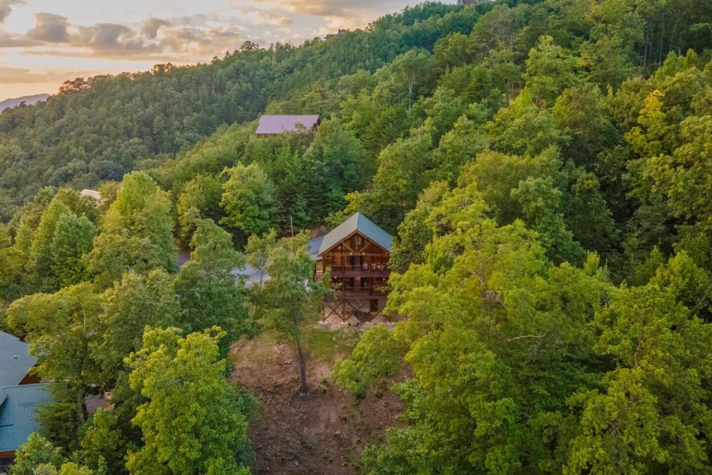 Mountain Majesty with Spectacular Views