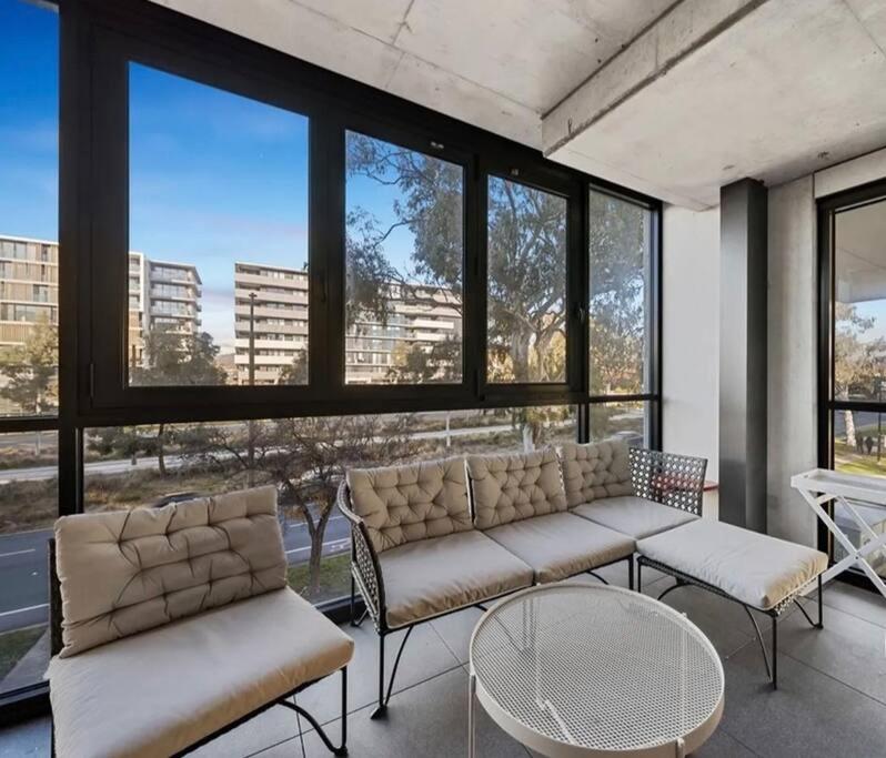 Embark Luxe 2BR 2Bath Apartment in Lynham 1 Secure Carpark Wifi Canberra