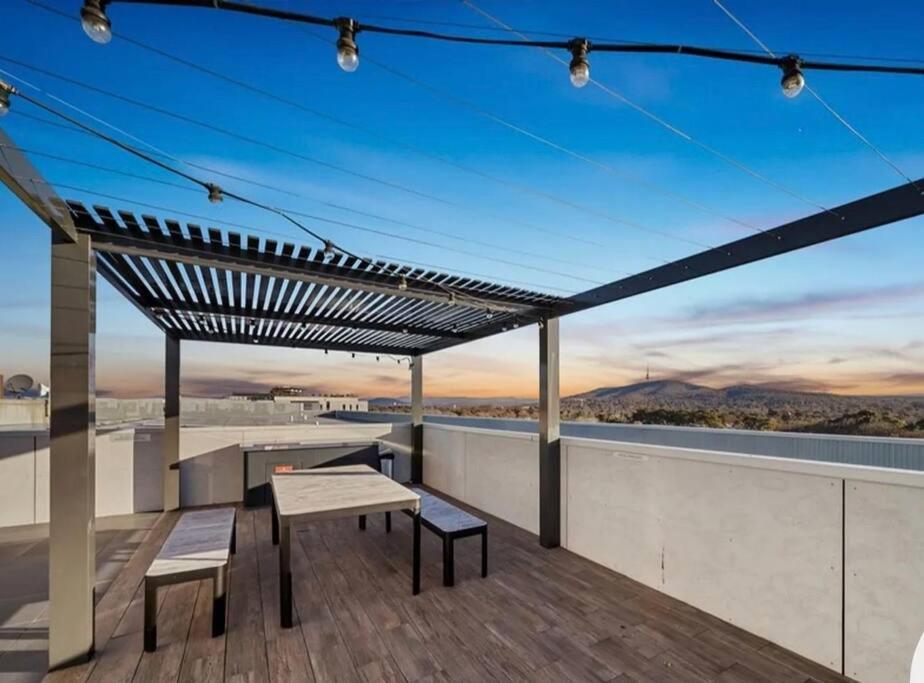 Embark Luxe 2BR 2Bath Apartment in Lynham 1 Secure Carpark Wifi Canberra