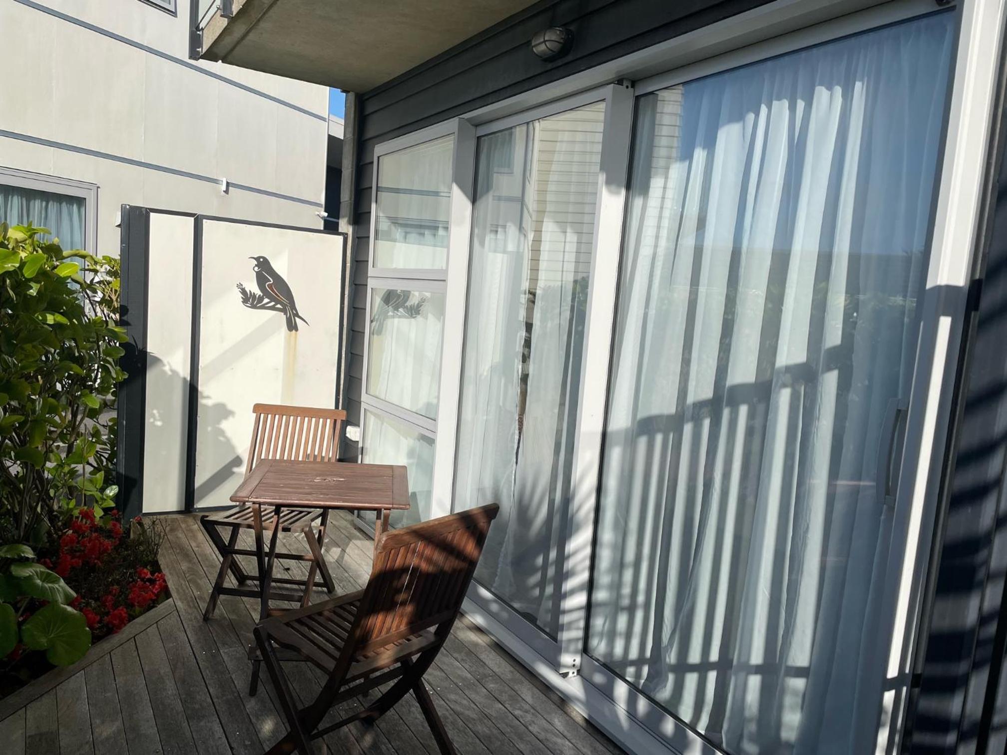 Carters by the Sea Beachside Studio Apartments