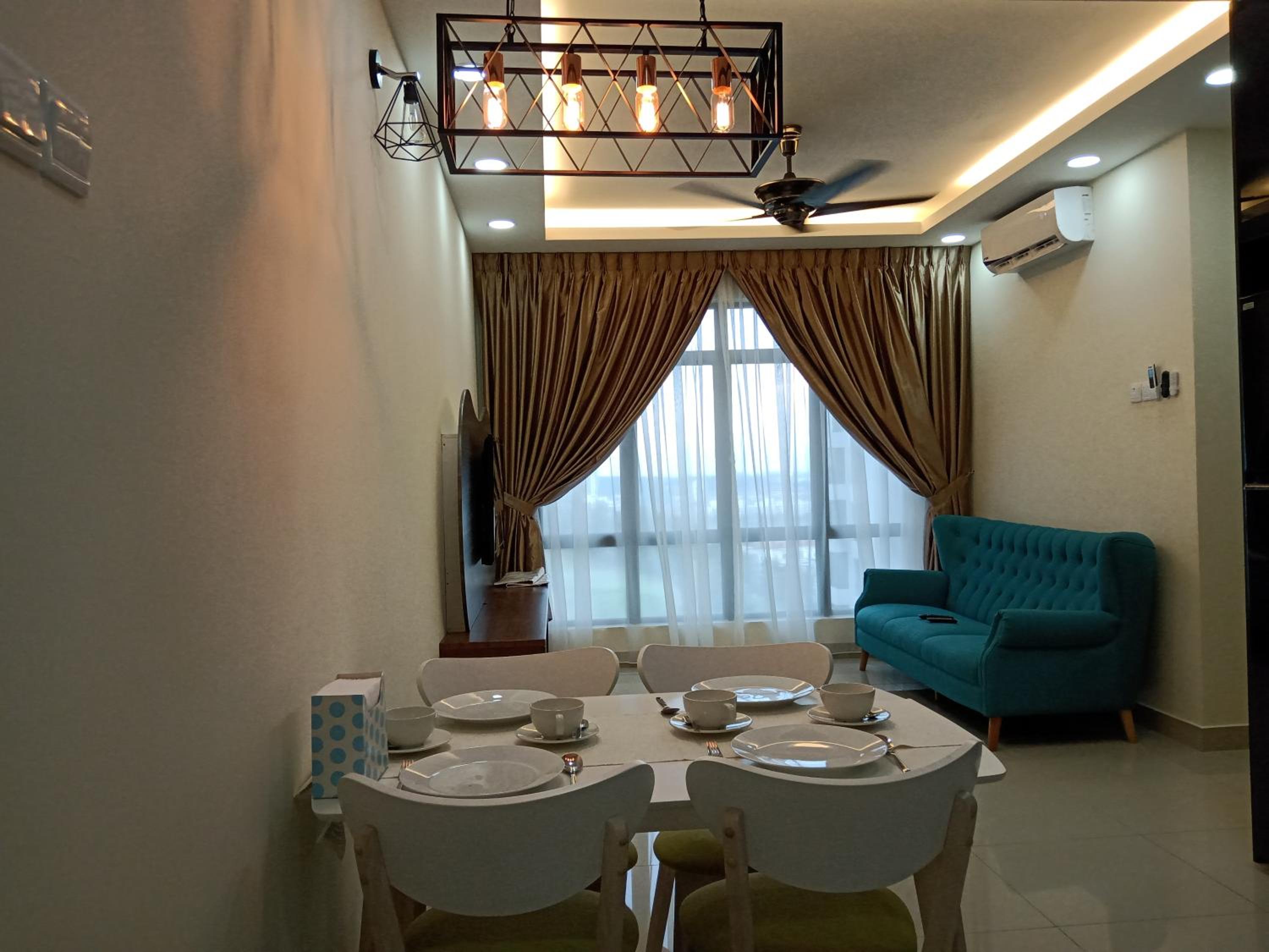 LUXURY STAY - 2 ROOMS with CONDO Facility - Mount Austin JB - SPECIAL OFFER SECURITY DEPOSIT RM200