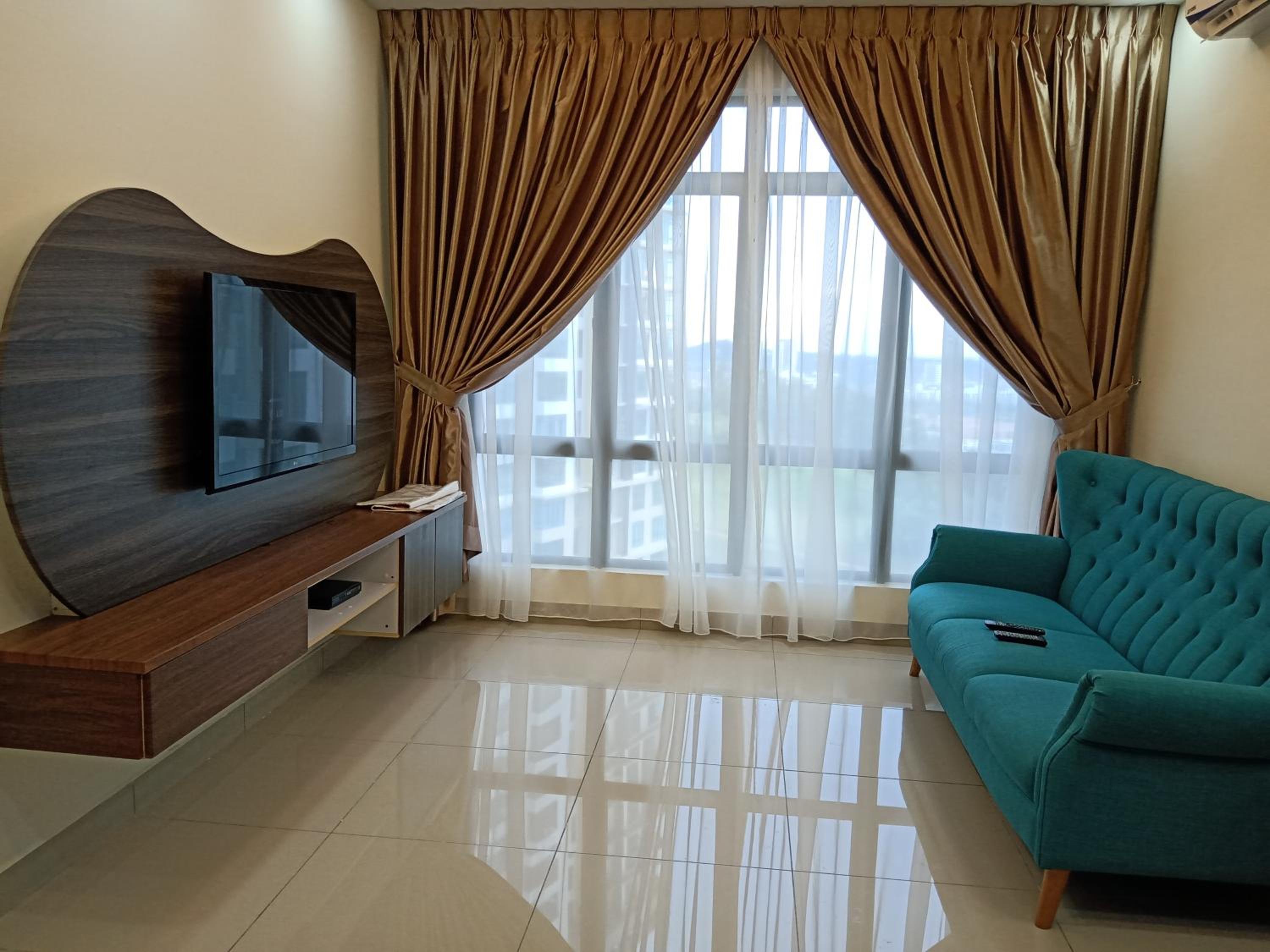 LUXURY STAY - 2 ROOMS with CONDO Facility - Mount Austin JB - SPECIAL OFFER SECURITY DEPOSIT RM200