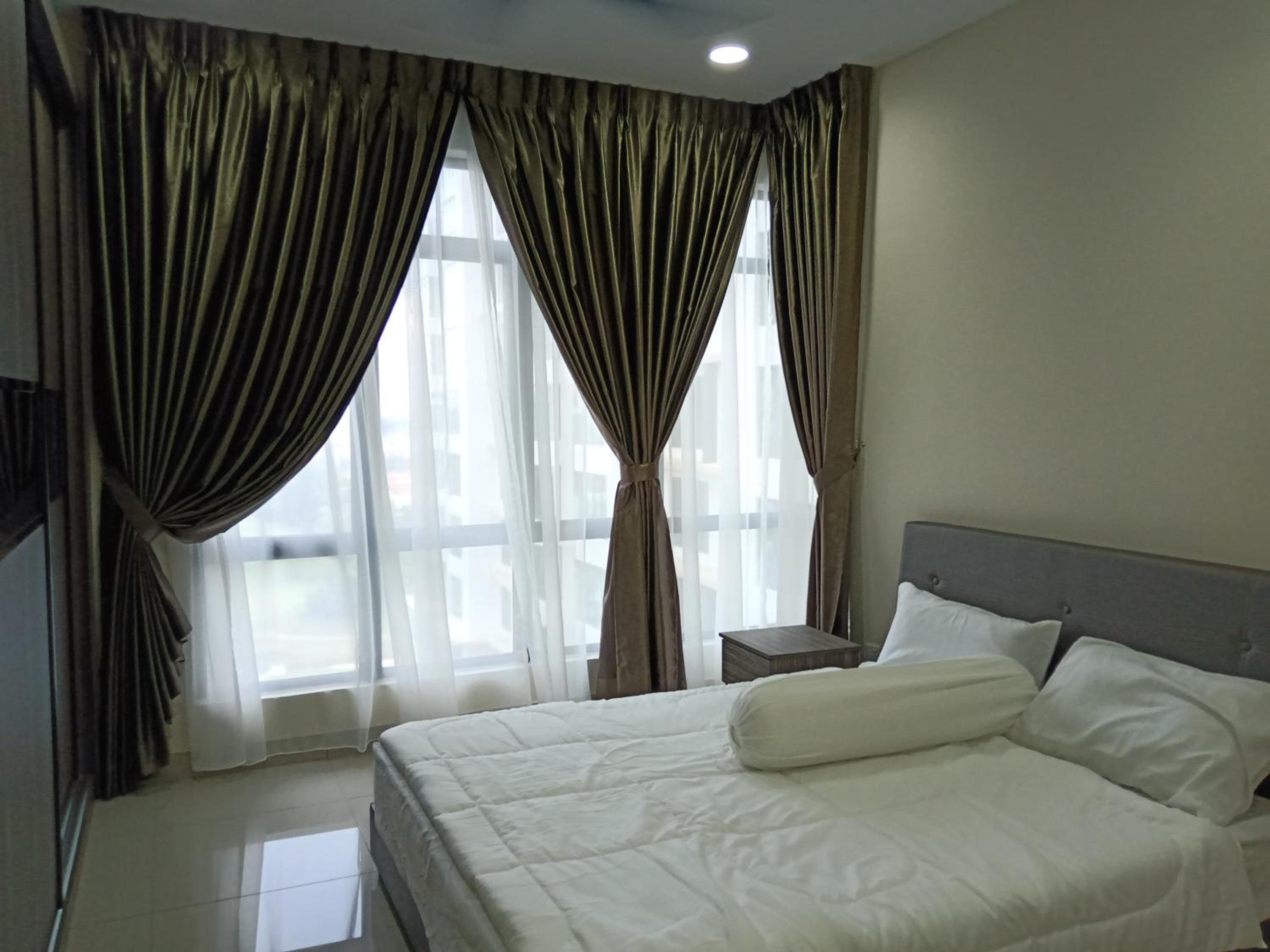 LUXURY STAY - 2 ROOMS with CONDO Facility - Mount Austin JB - SPECIAL OFFER SECURITY DEPOSIT RM200