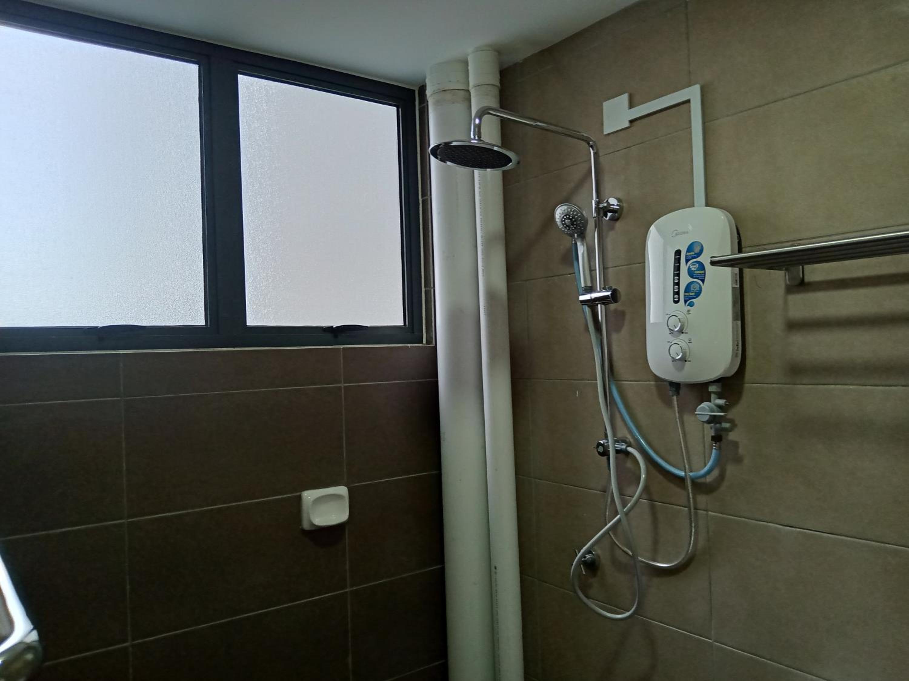 LUXURY STAY - 2 ROOMS with CONDO Facility - Mount Austin JB - SPECIAL OFFER SECURITY DEPOSIT RM200
