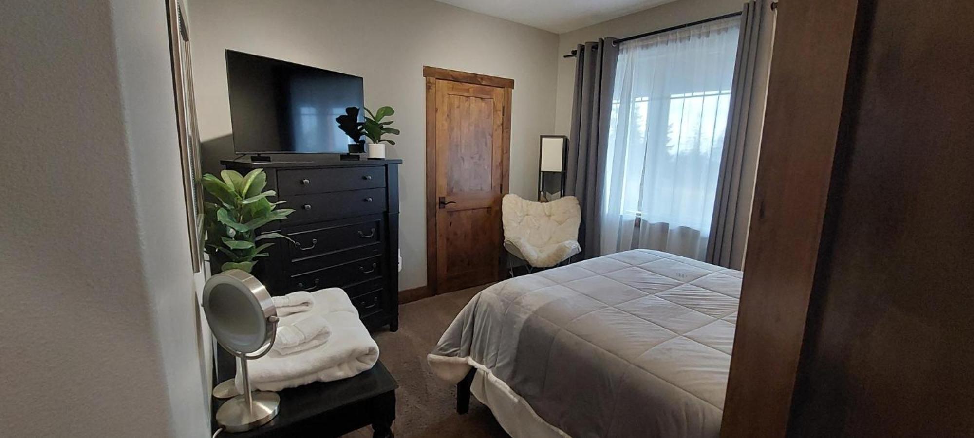 The Grand Getaway at Green Bluff view 5