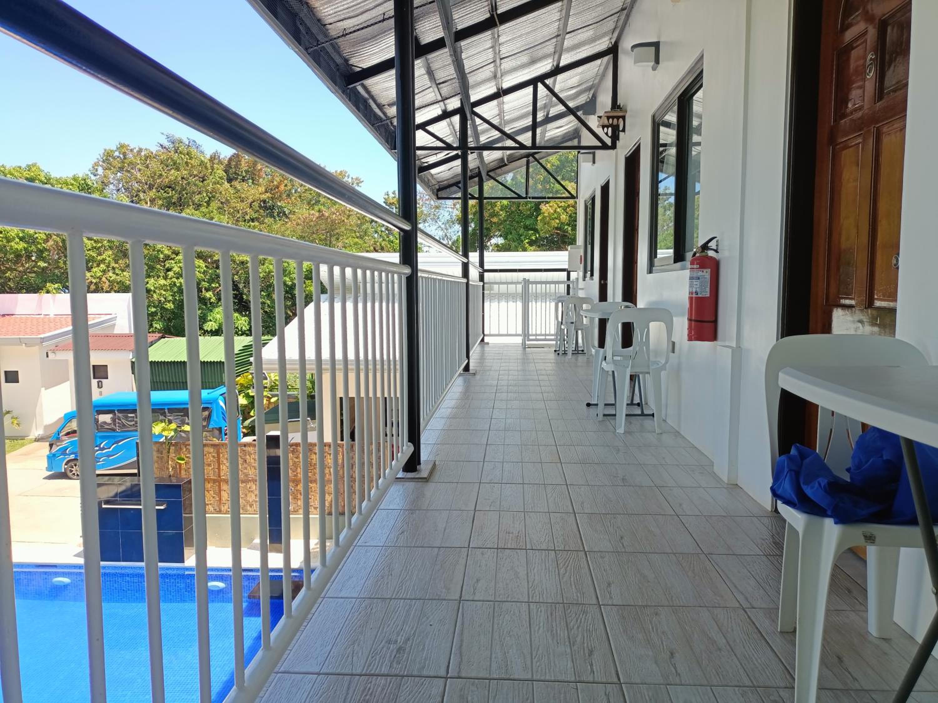 Alona WhiteHouses Resort