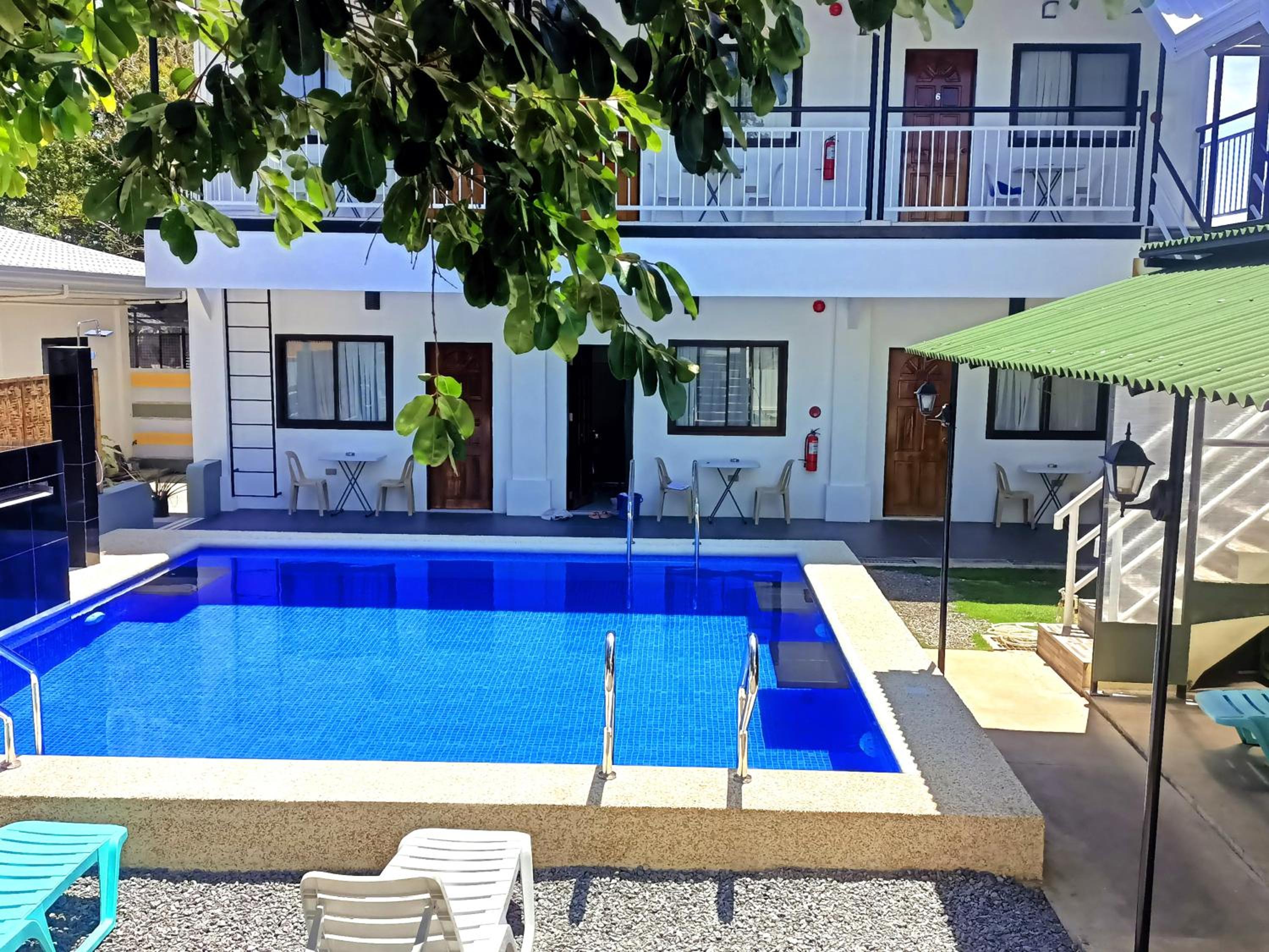 Alona WhiteHouses Resort