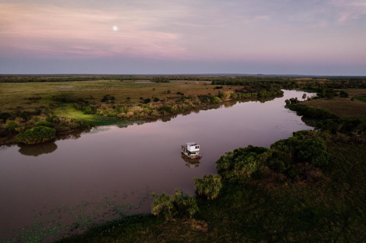 Corroboree Houseboats
