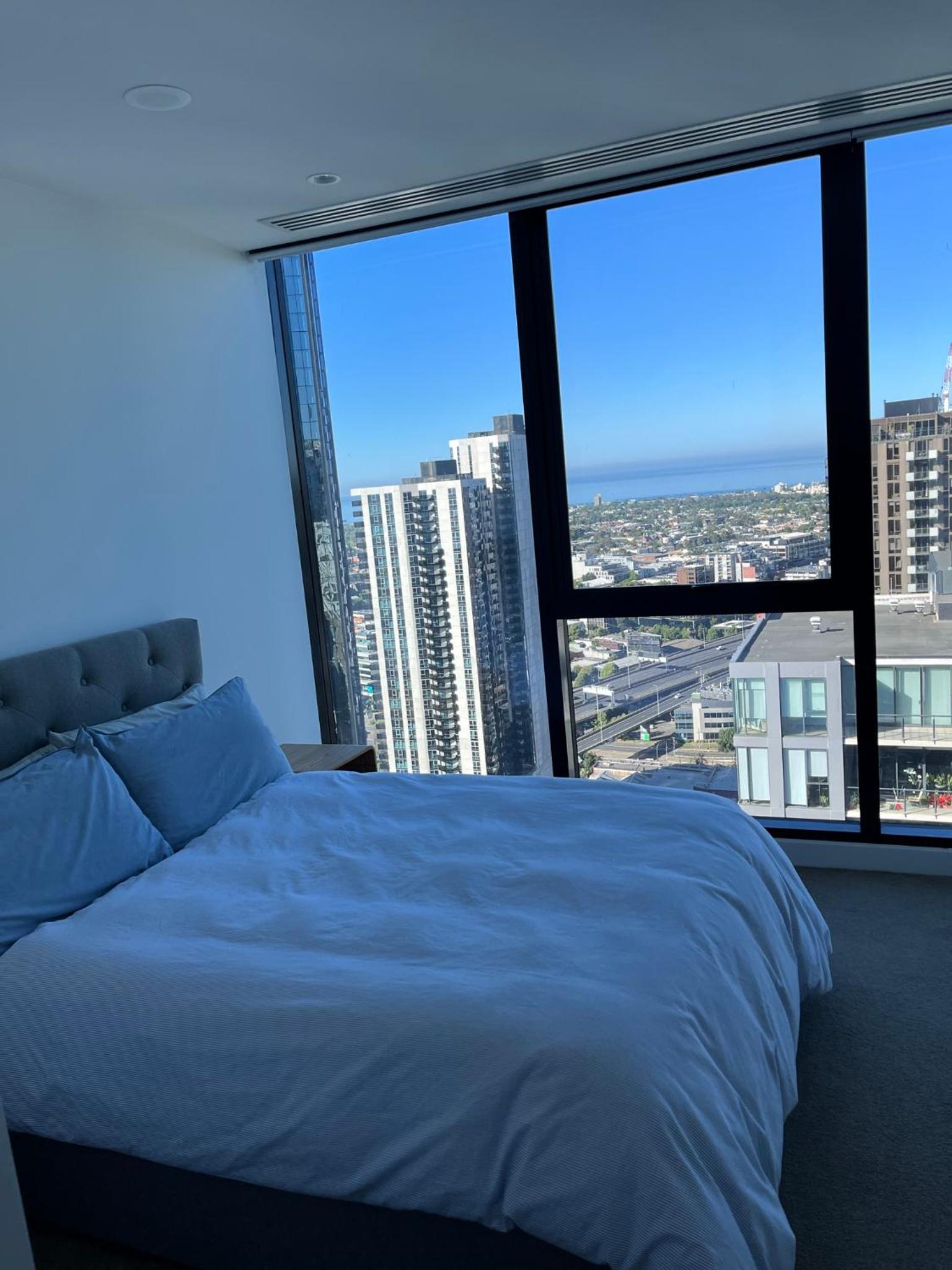 Modern 3 Bedroom Apartment with Amazing Views