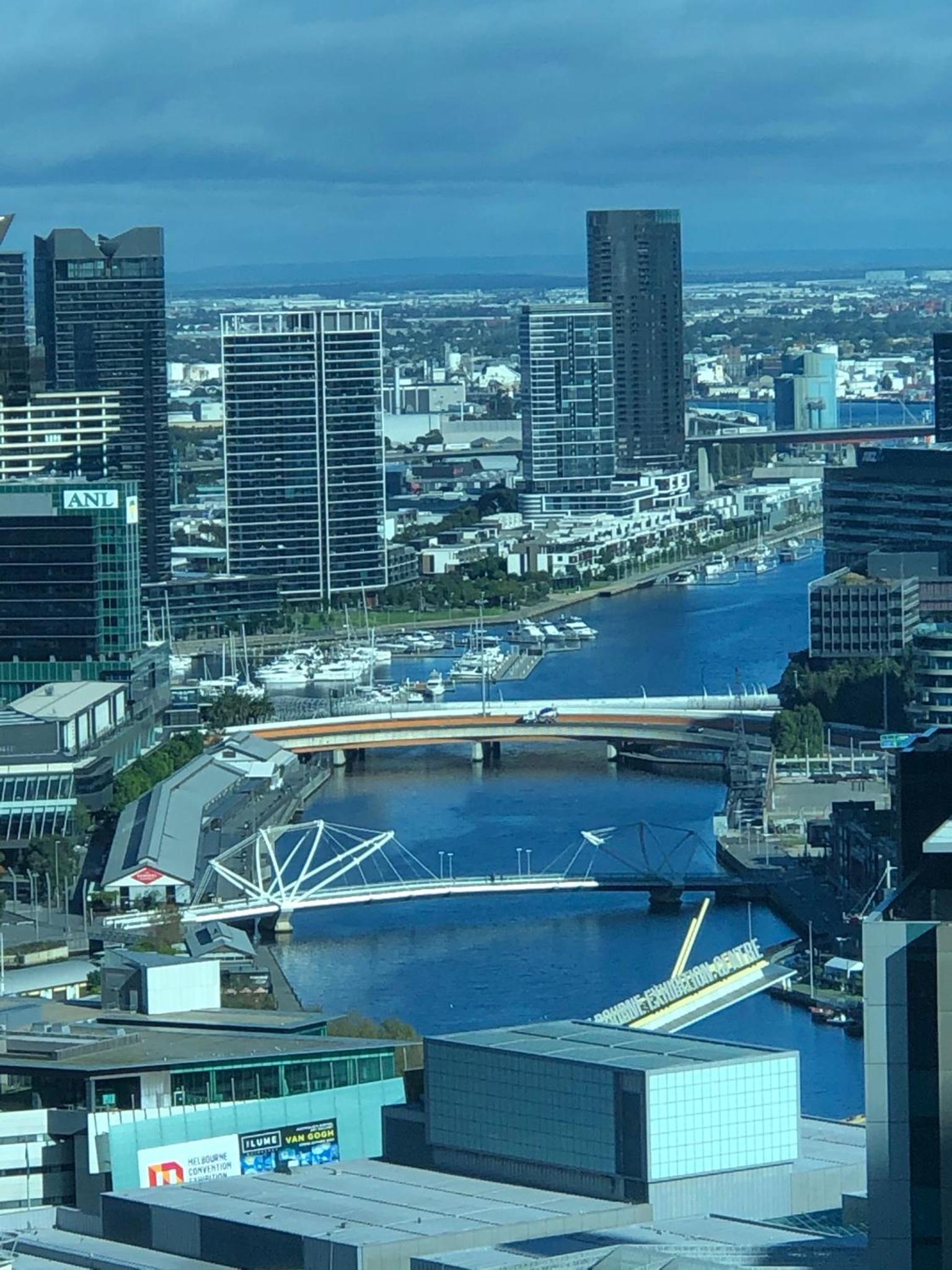 Modern 3 Bedroom Apartment with Amazing Views