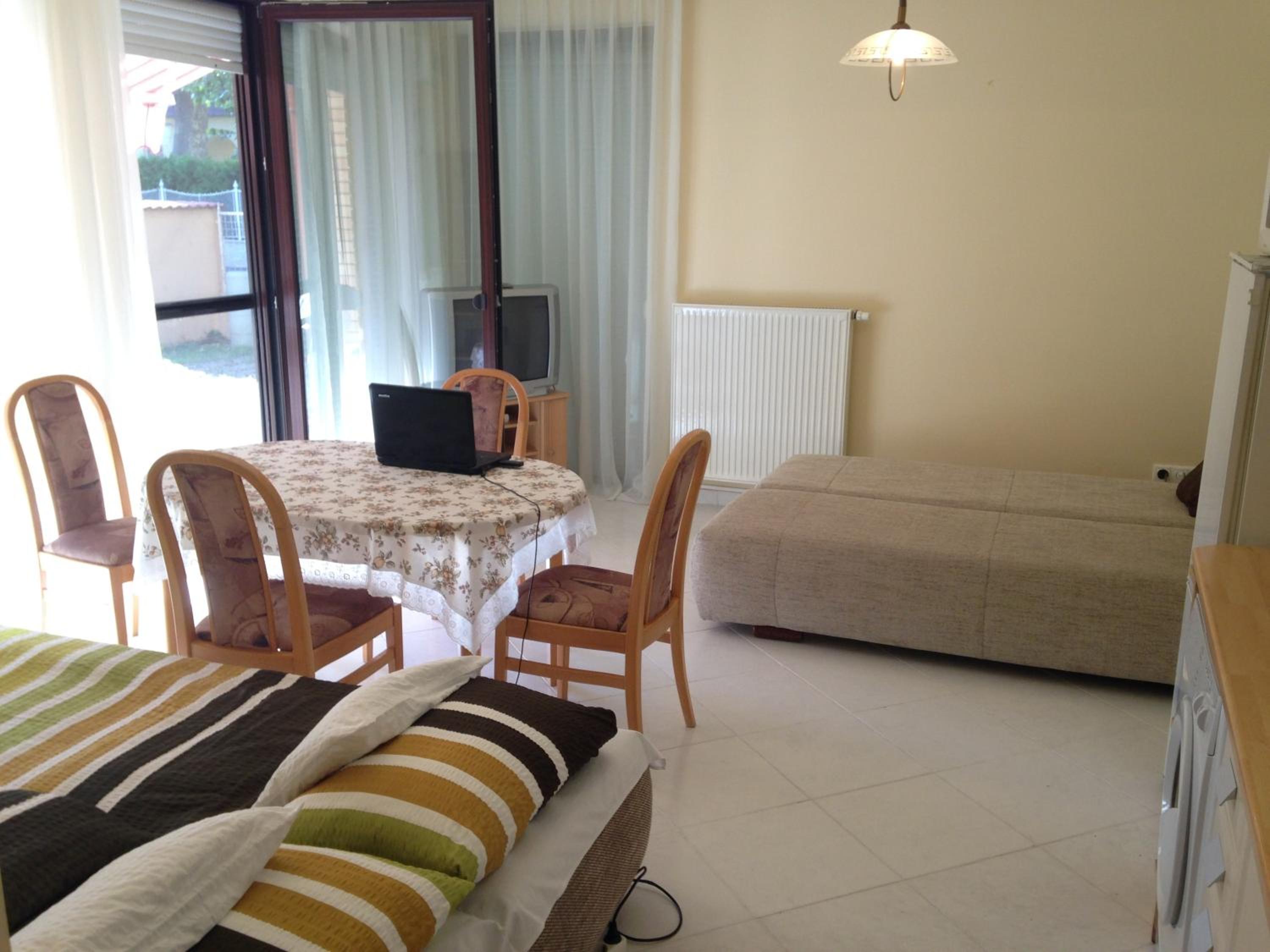 Nikola Apartman Udvari Medence Siófok view 3