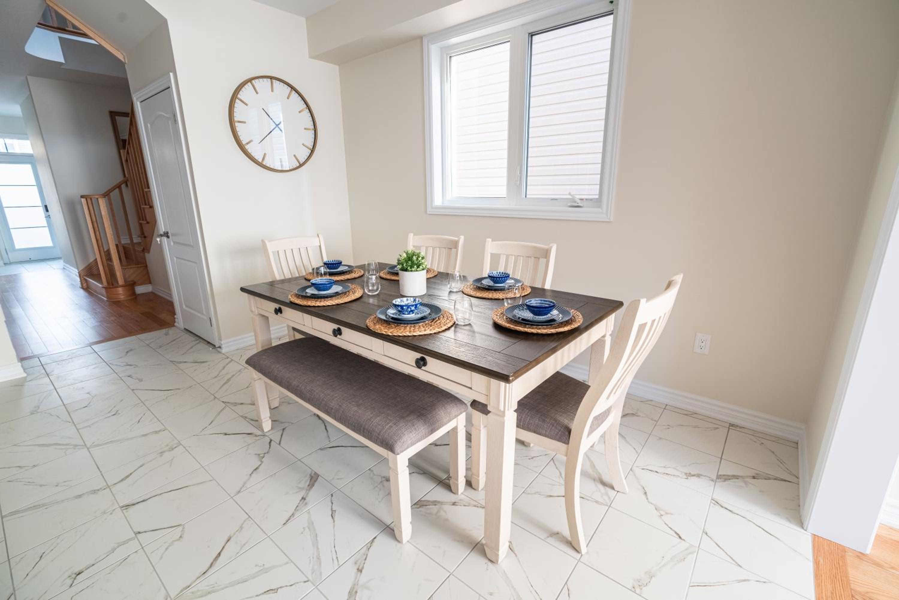 BRAND NEW home minutes from Niagara Falls.