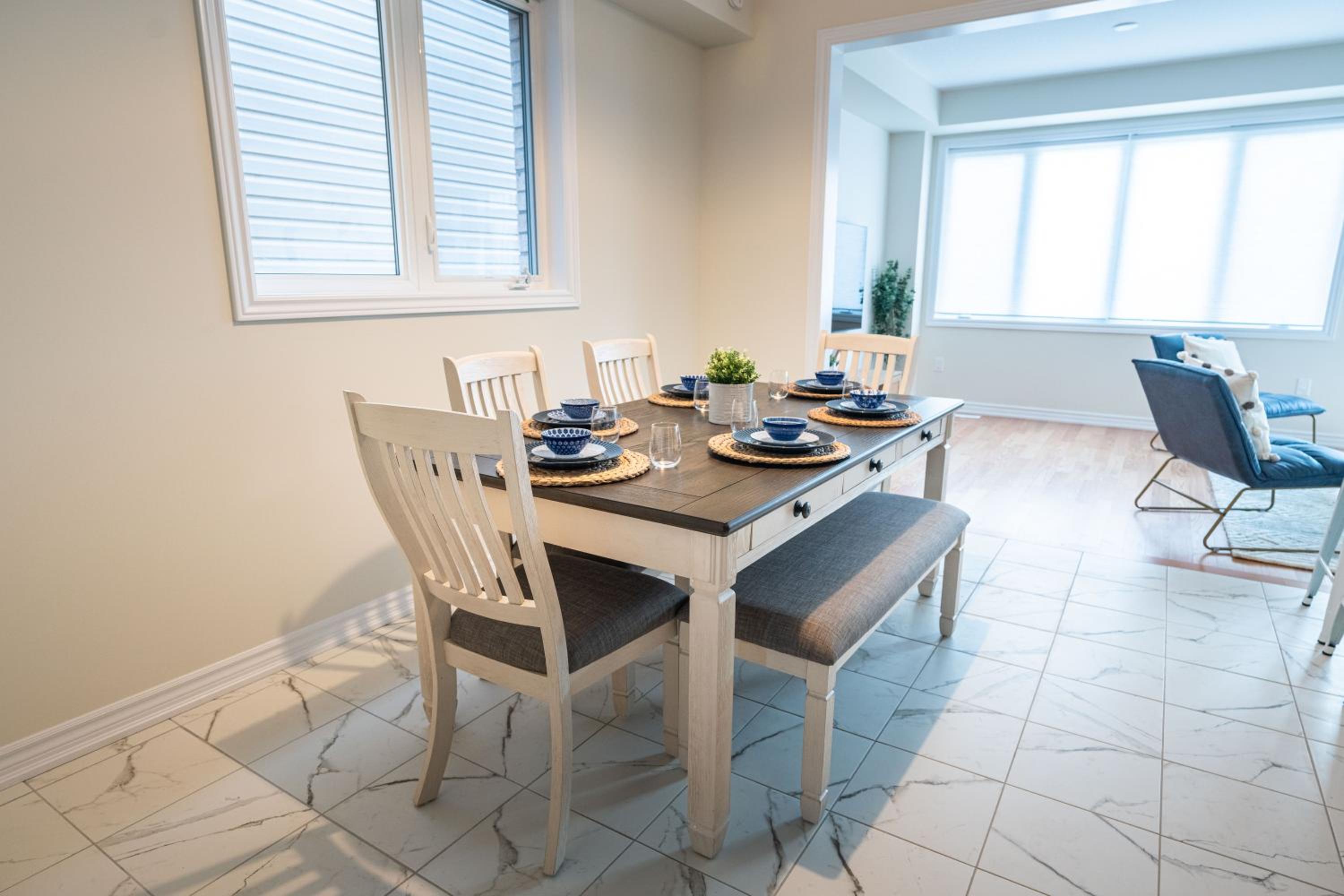 BRAND NEW home minutes from Niagara Falls.