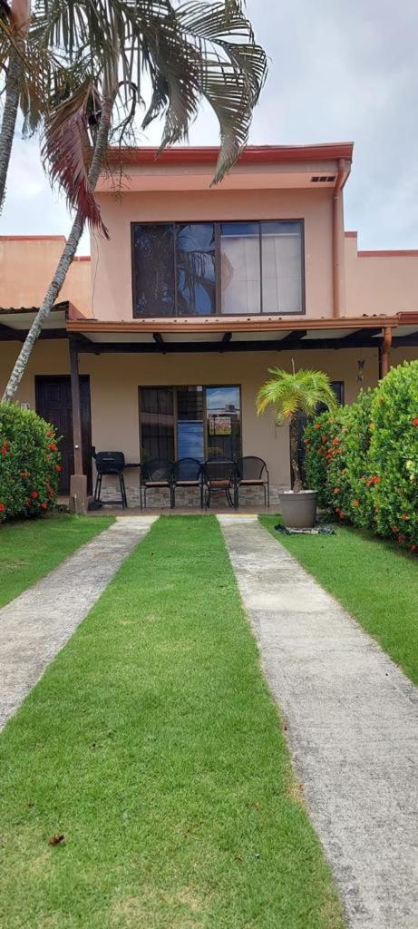 Gamino’s Beach Apartment (JP#72)