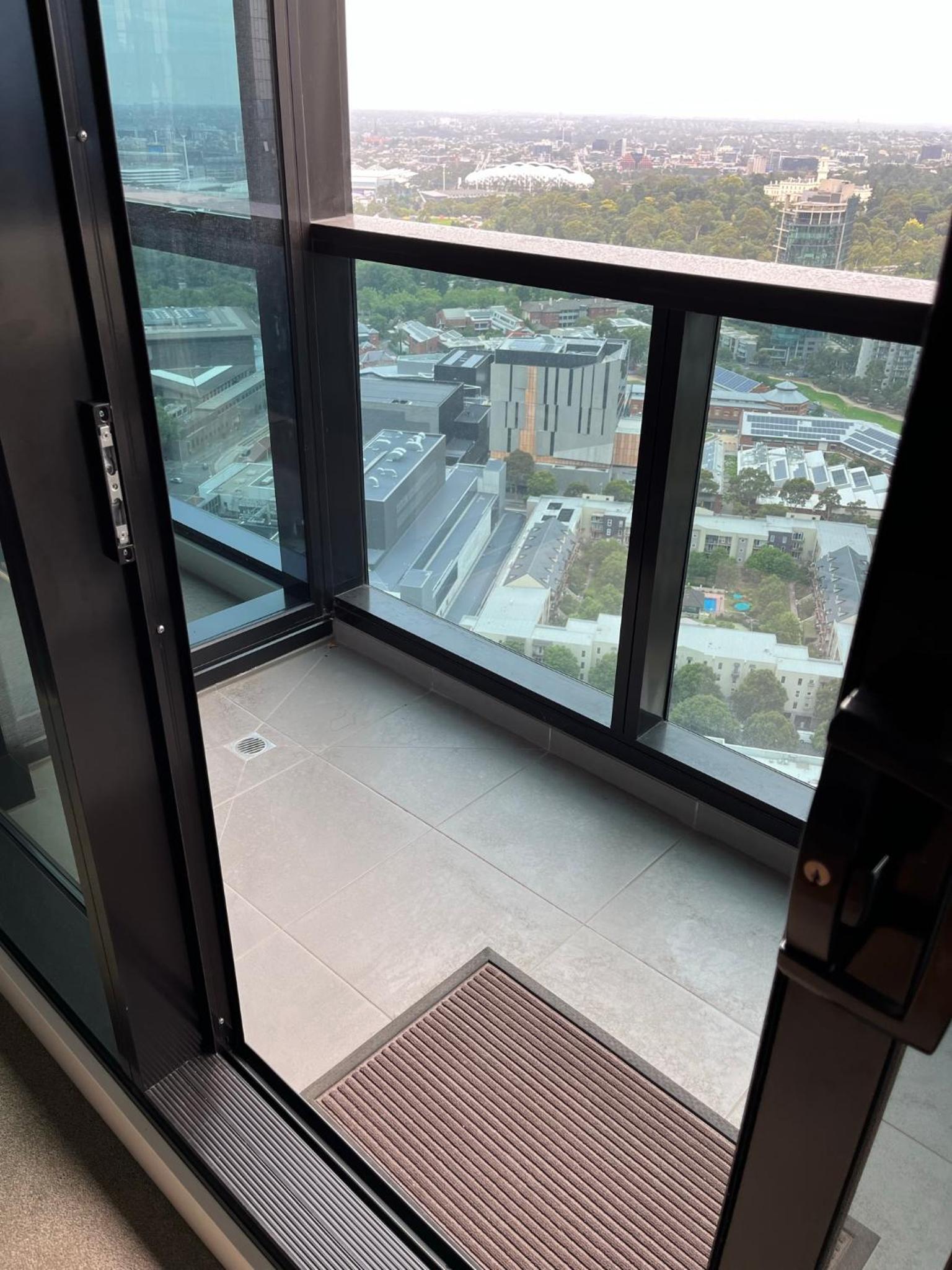 Modern 3 Bedroom Apartment with Amazing Views