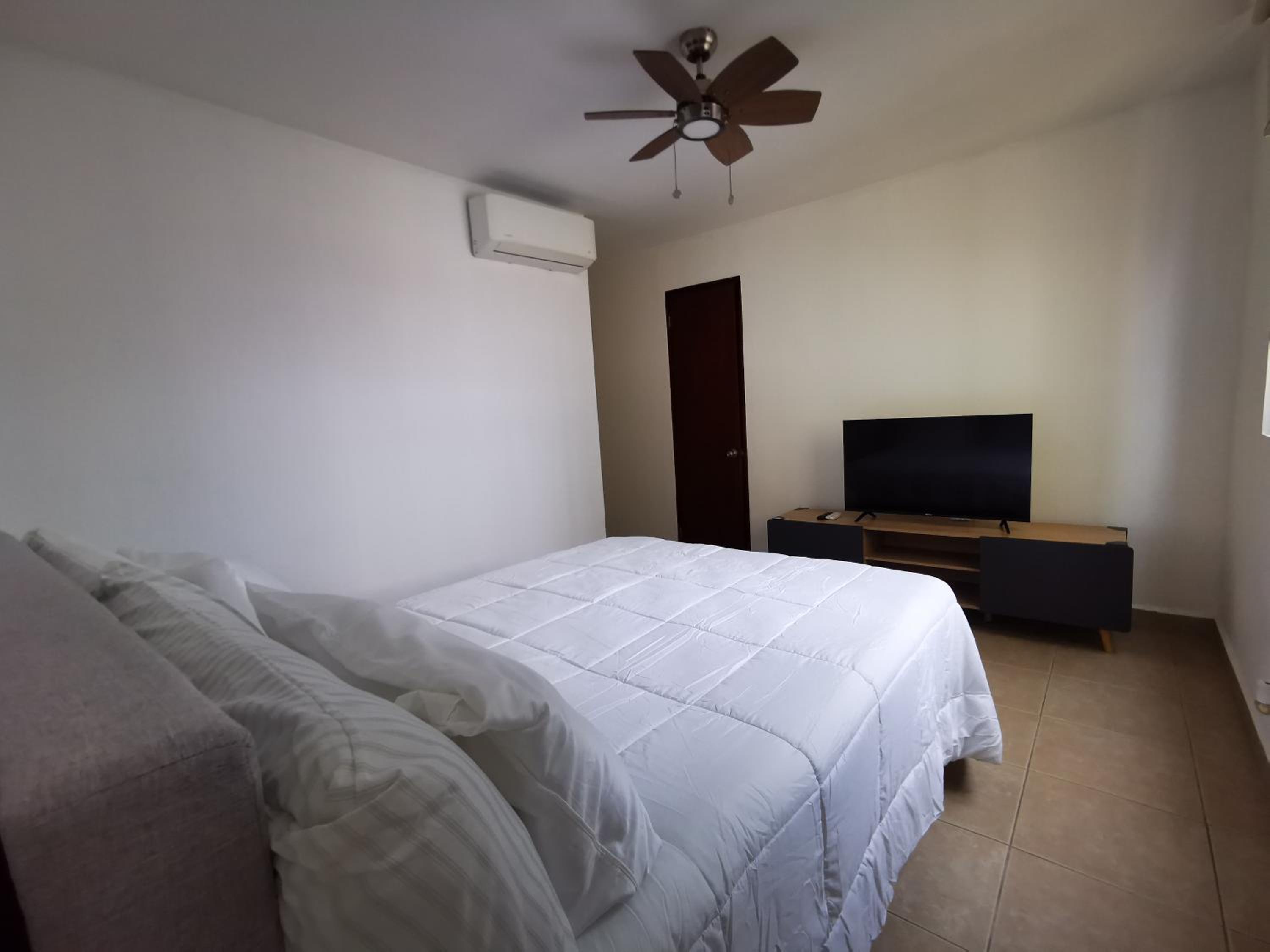 Habitación privada en zona exclusiva view 3