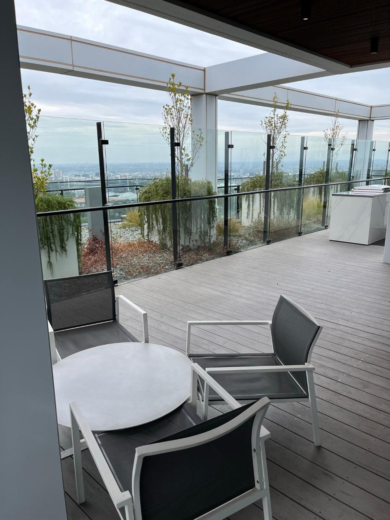 Modern 3 Bedroom Apartment with Amazing Views