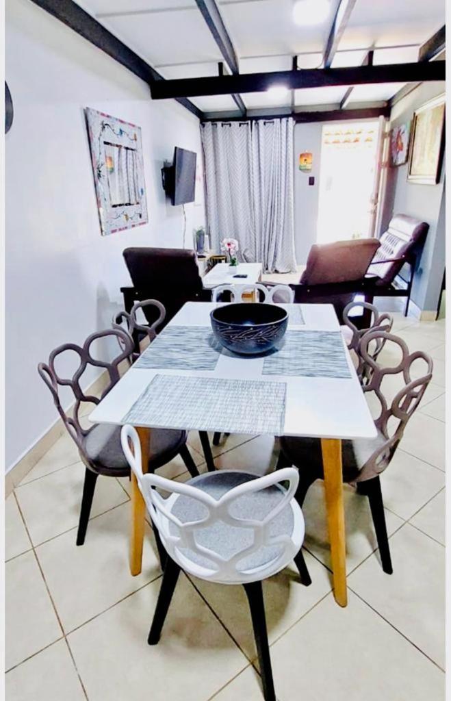 Tropical Condo!Two Story Three lovely Bedrooms !