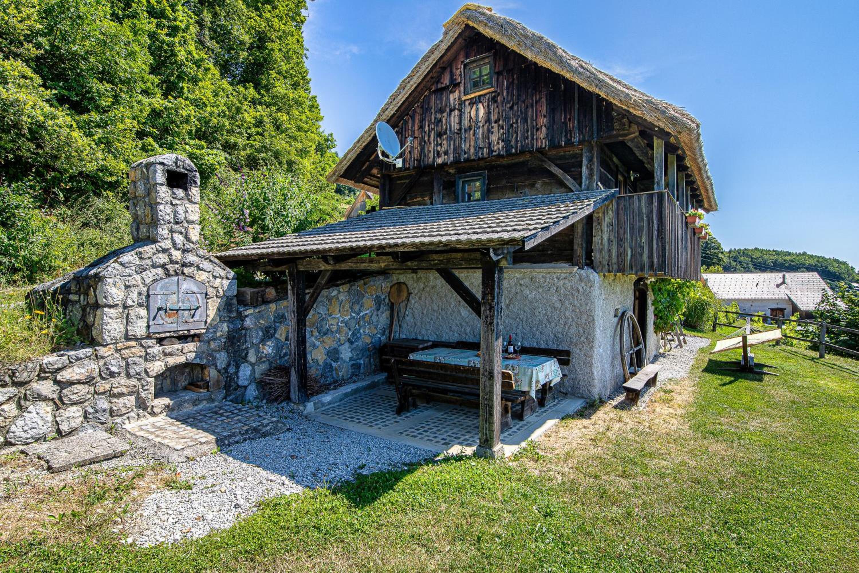 Vineyard Cottages Skatlar with Sauna and Outdoor Jacuzzi view 2