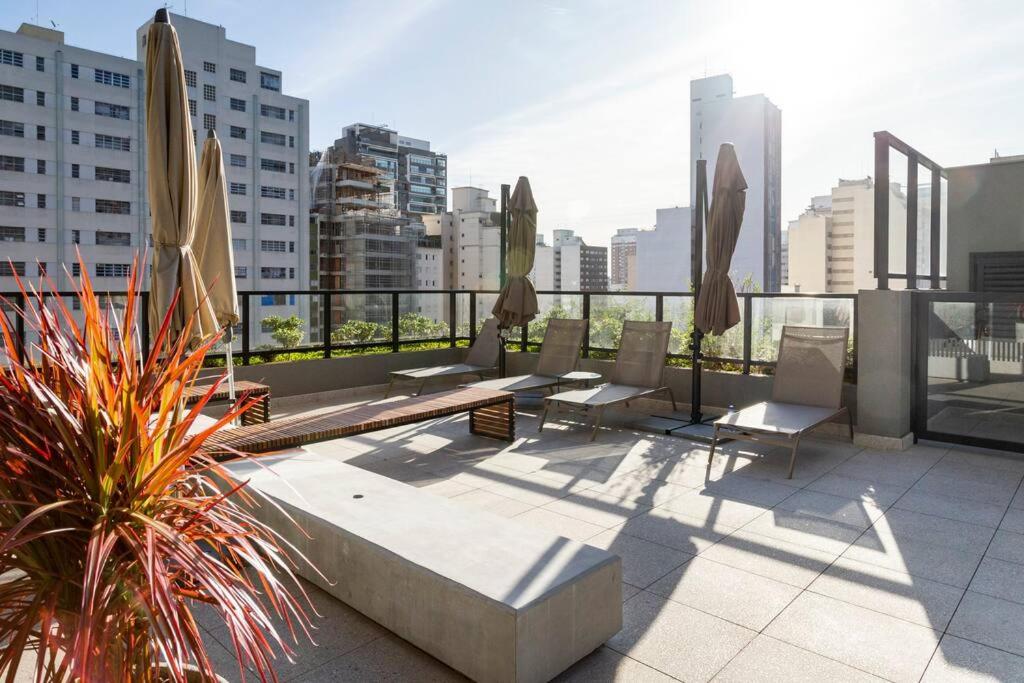 Charme Pinheiros e Jardins com piscina, cama queen