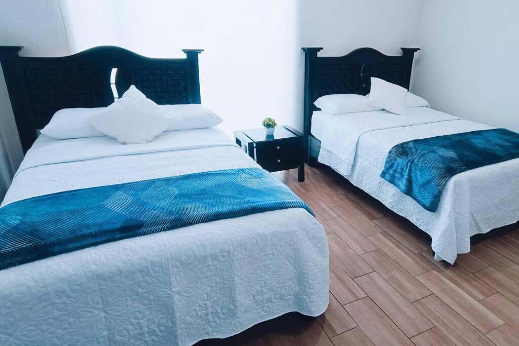 Secure, central and quiet apartment work or travel view 4