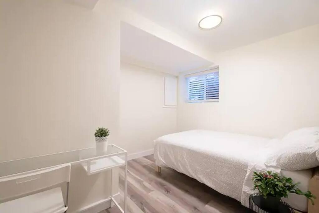 Westside Pool Home-8 min to Downtown, Yard Parking