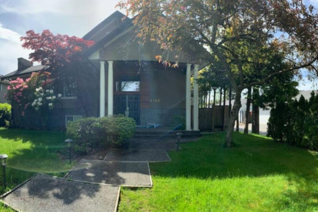 Westside Pool Home-8 min to Downtown, Yard Parking