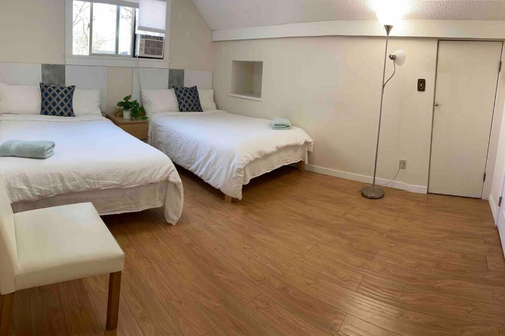 Westside Pool Home-8 min to Downtown, Yard Parking