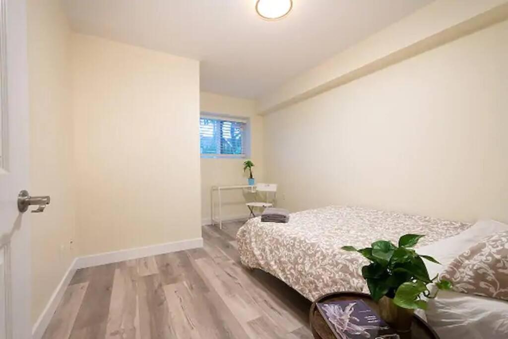 Westside Pool Home-8 min to Downtown, Yard Parking