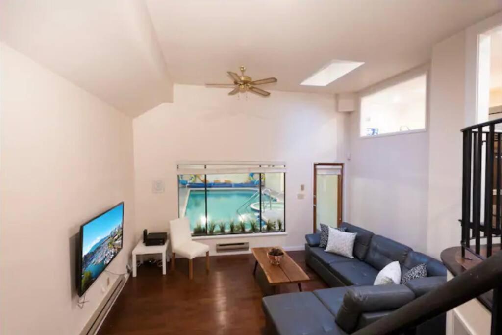 Westside Pool Home-8 min to Downtown, Yard Parking