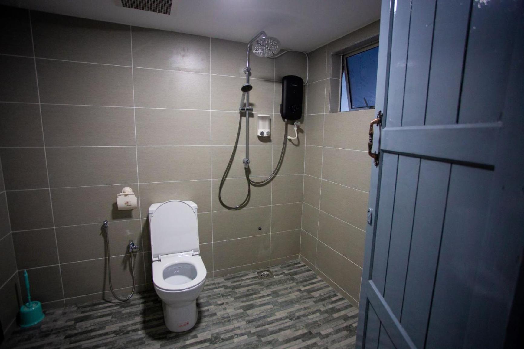 Hom2rex Kuching Homestay Taman Timberland photo 8