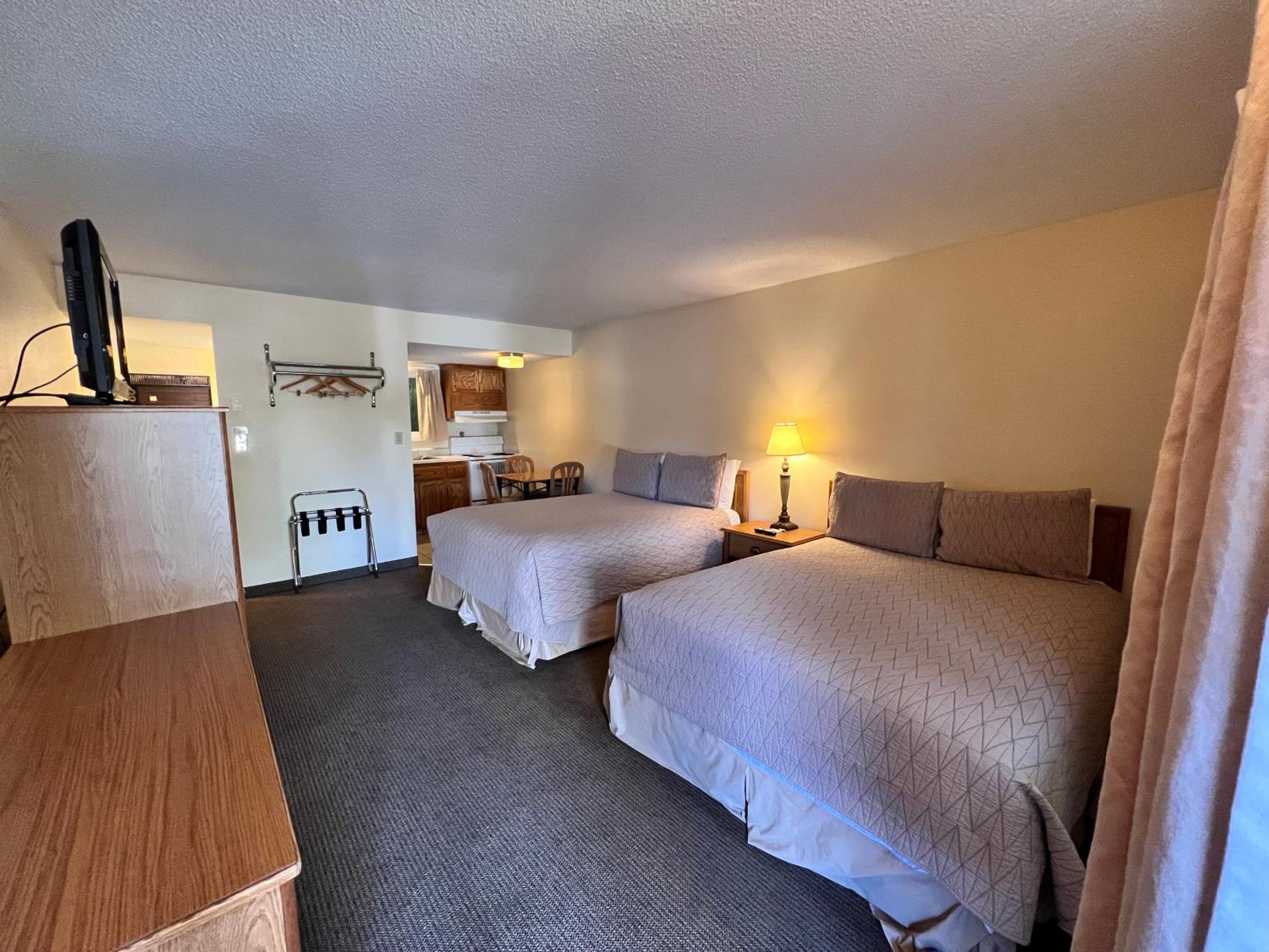 Ashland Vacations - Timbers INN and Suites - Property Image 5