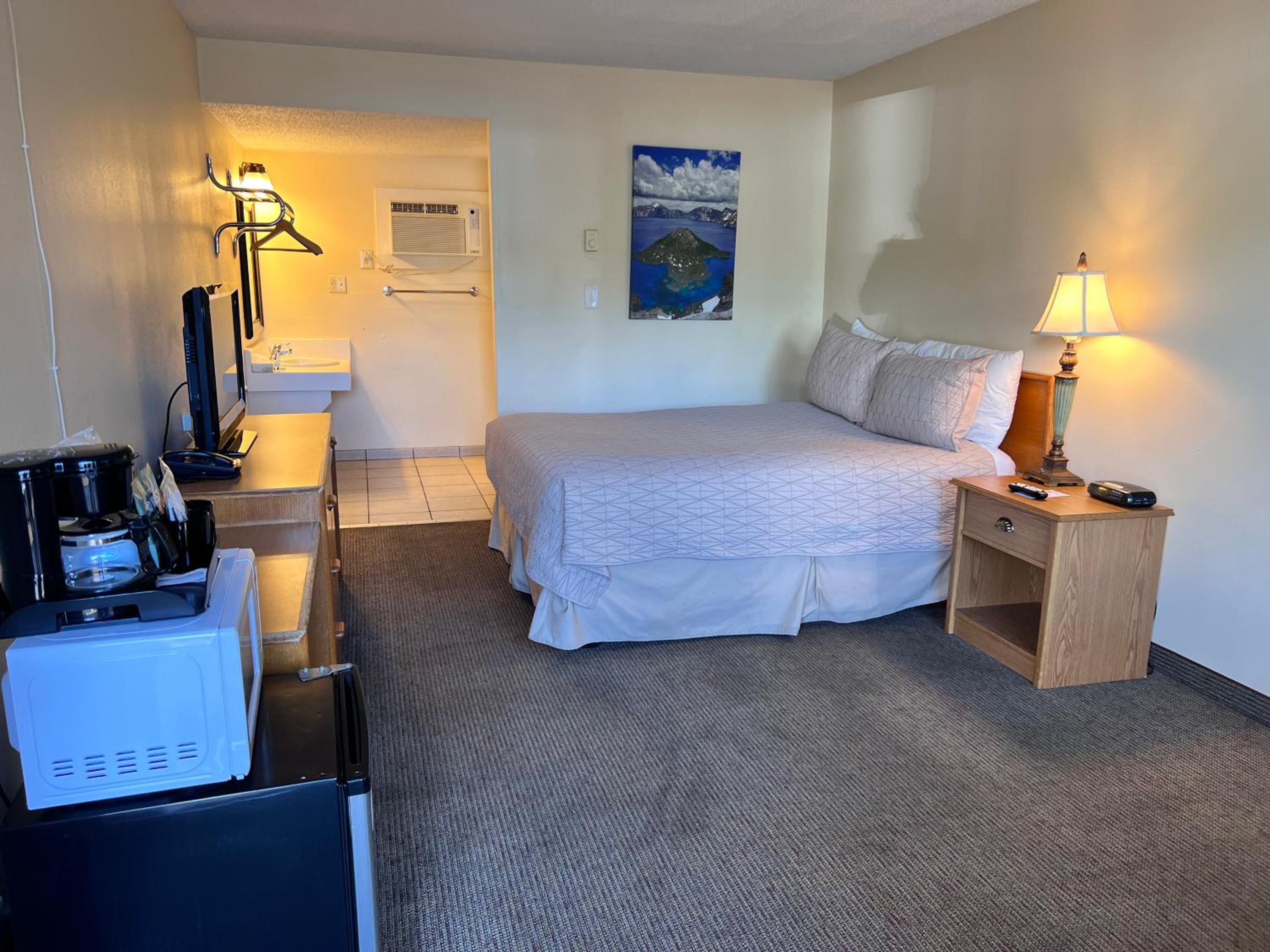 Ashland Vacations - Timbers INN and Suites - Property Image 1