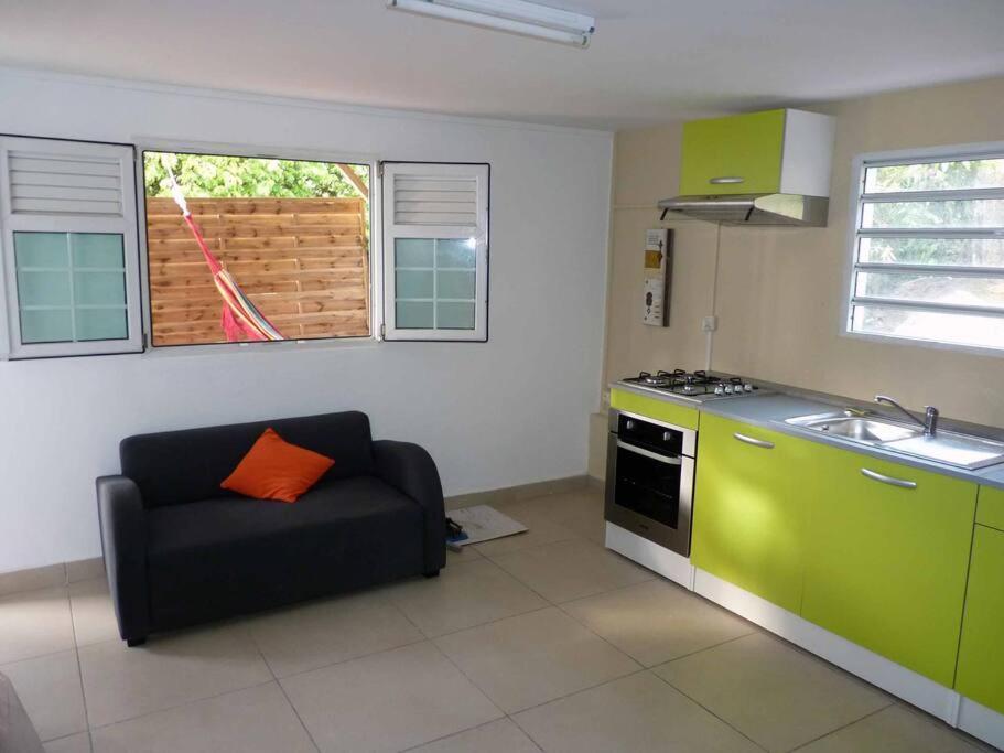Logement dans un lieu calme et verdoyant à proximité de tout avec Jacuzzi!!! view 3