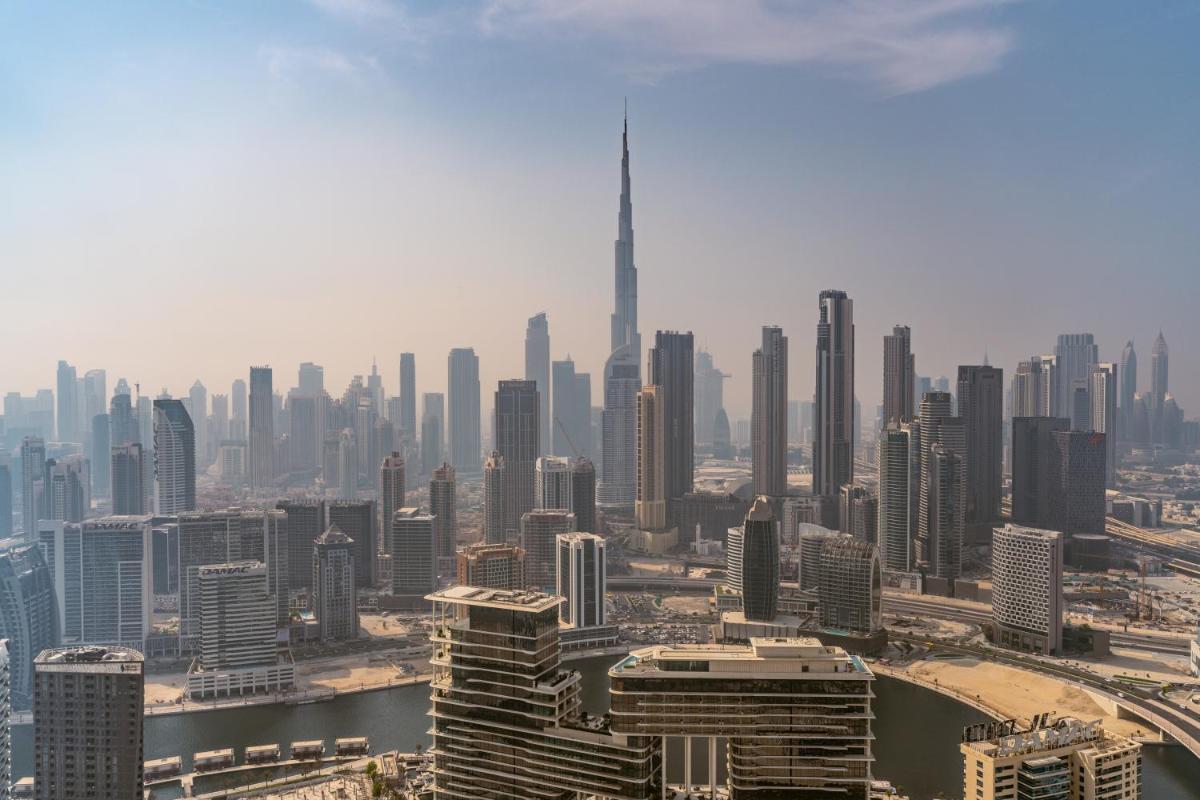 ALiving Supreme 2BR Paramount Towers Business Bay with Burj Khalifa view 6202