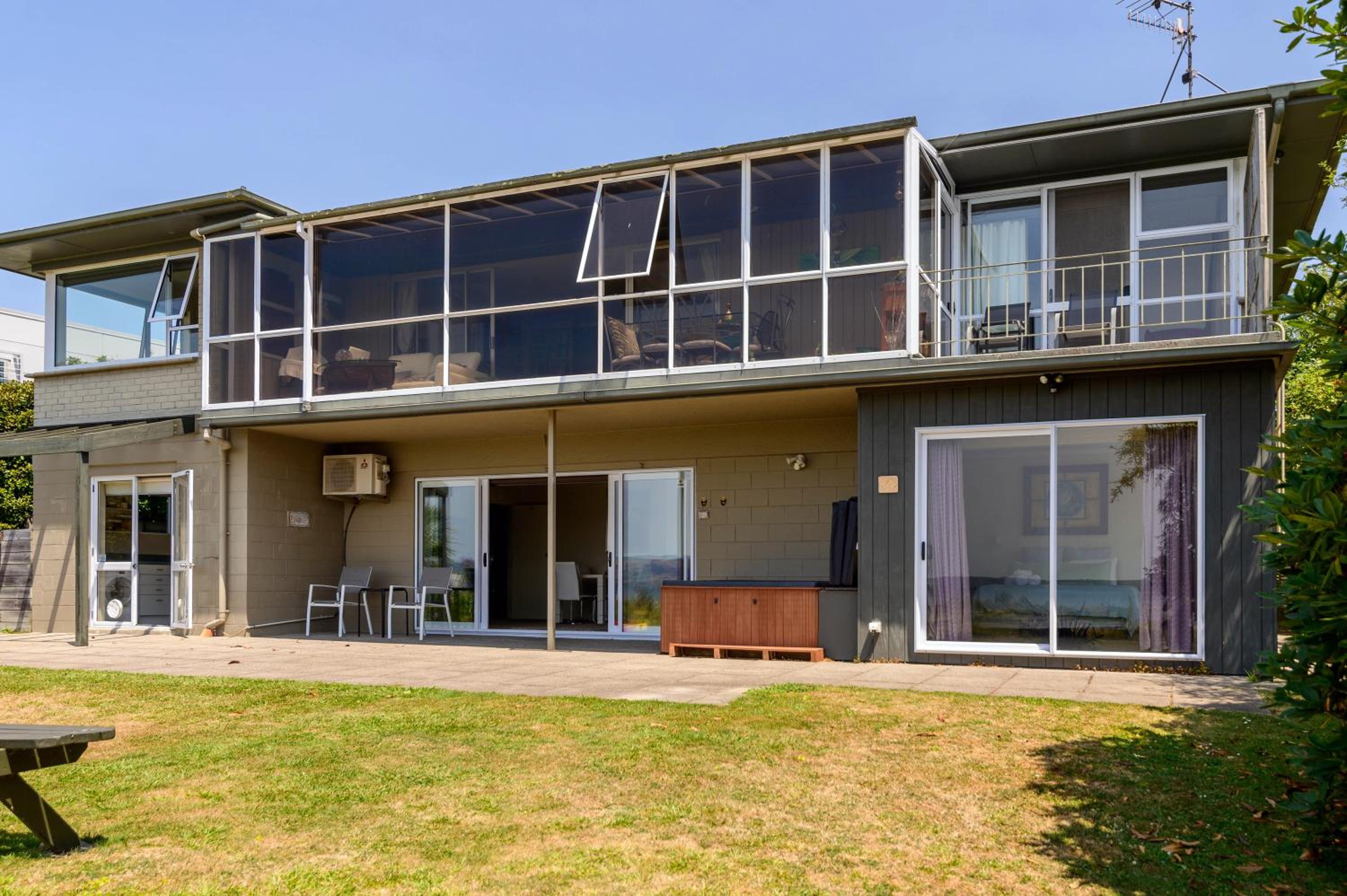 Hotel Ngongotaha Lakeside Lodge