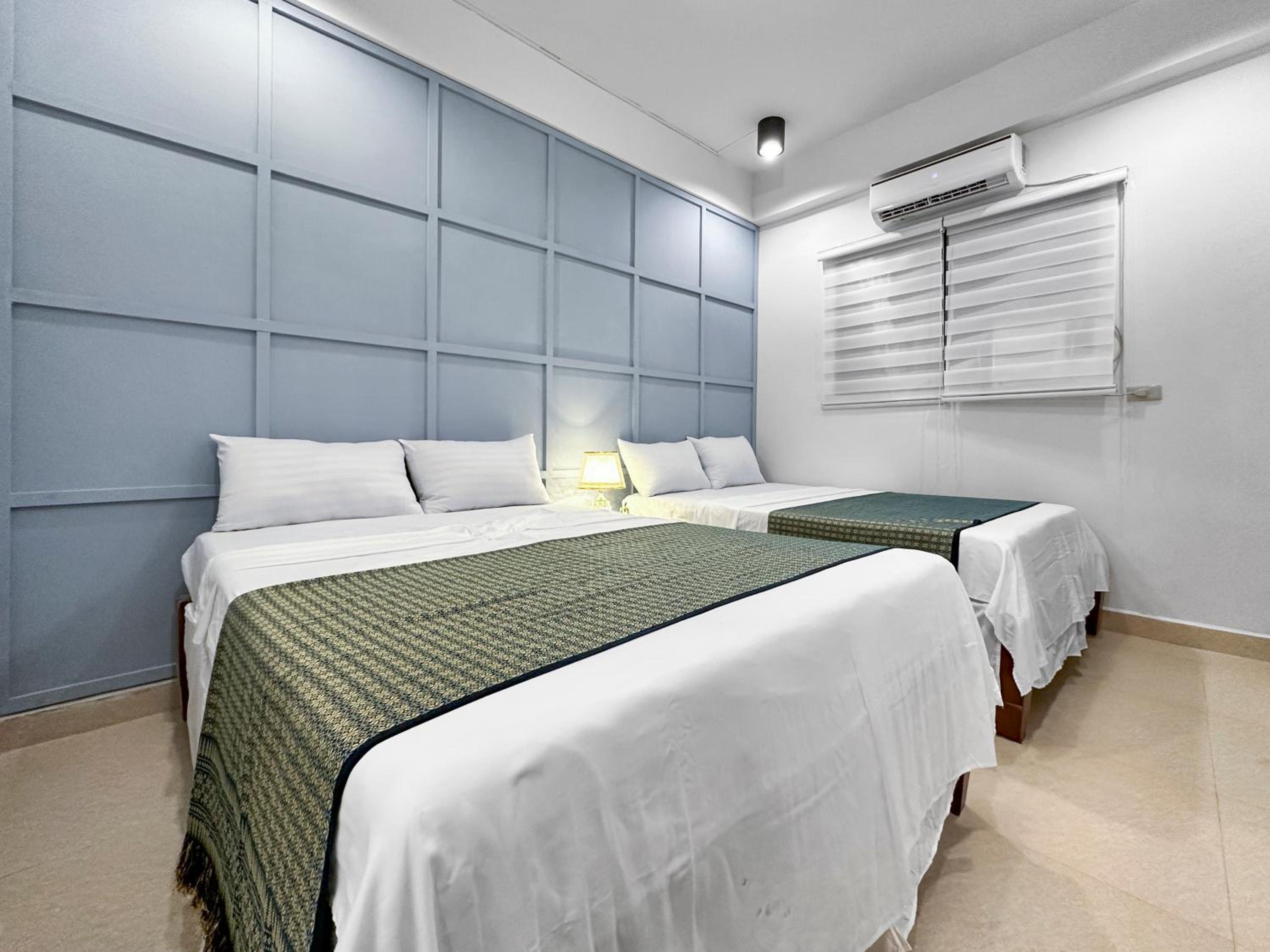 Fully Furnished 1BR with Kitchen - 20 secs walk to the Beach - Newly Renovated view 4