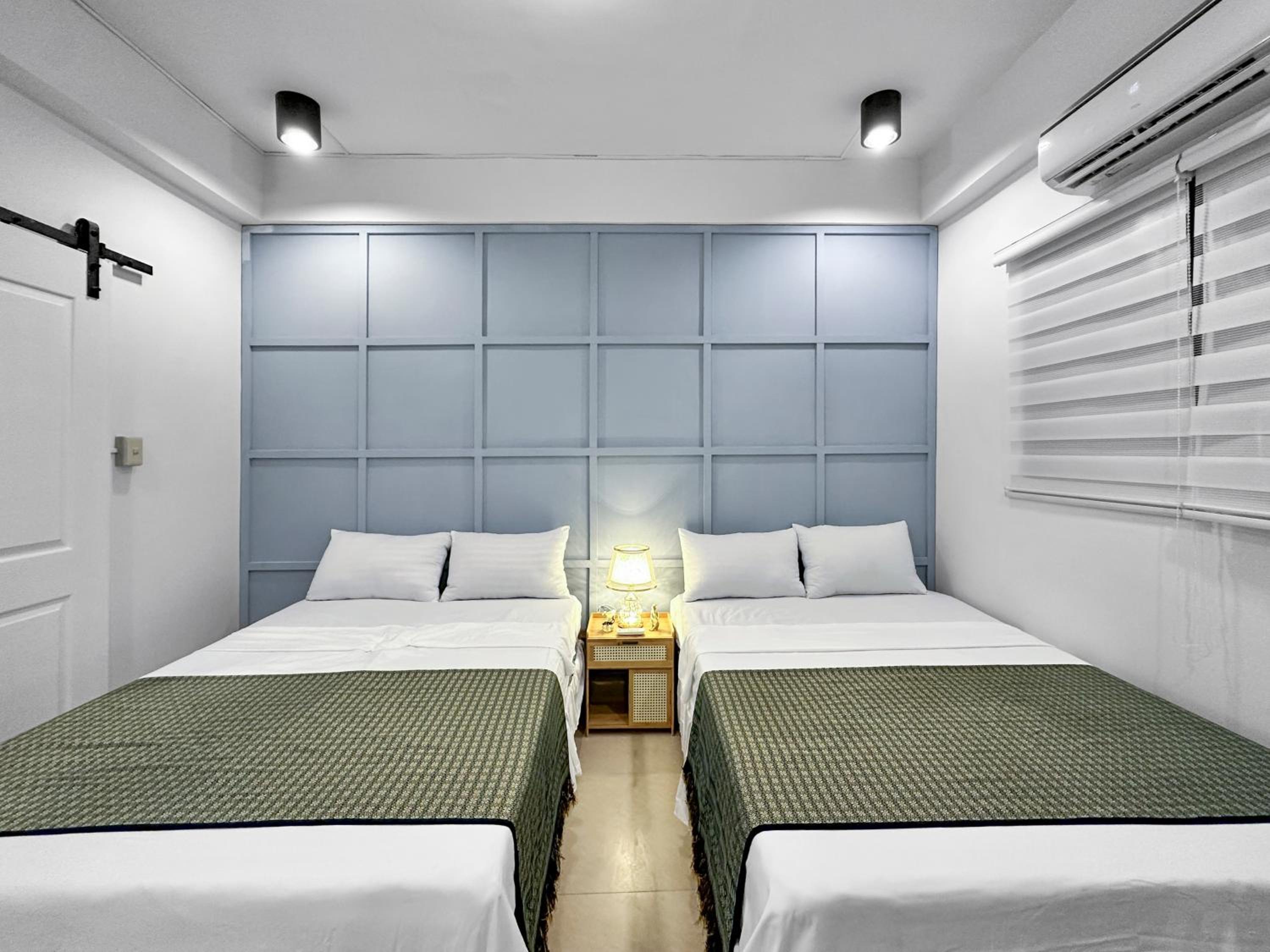 Fully Furnished 1BR with Kitchen - 20 secs walk to the Beach - Newly Renovated view 3
