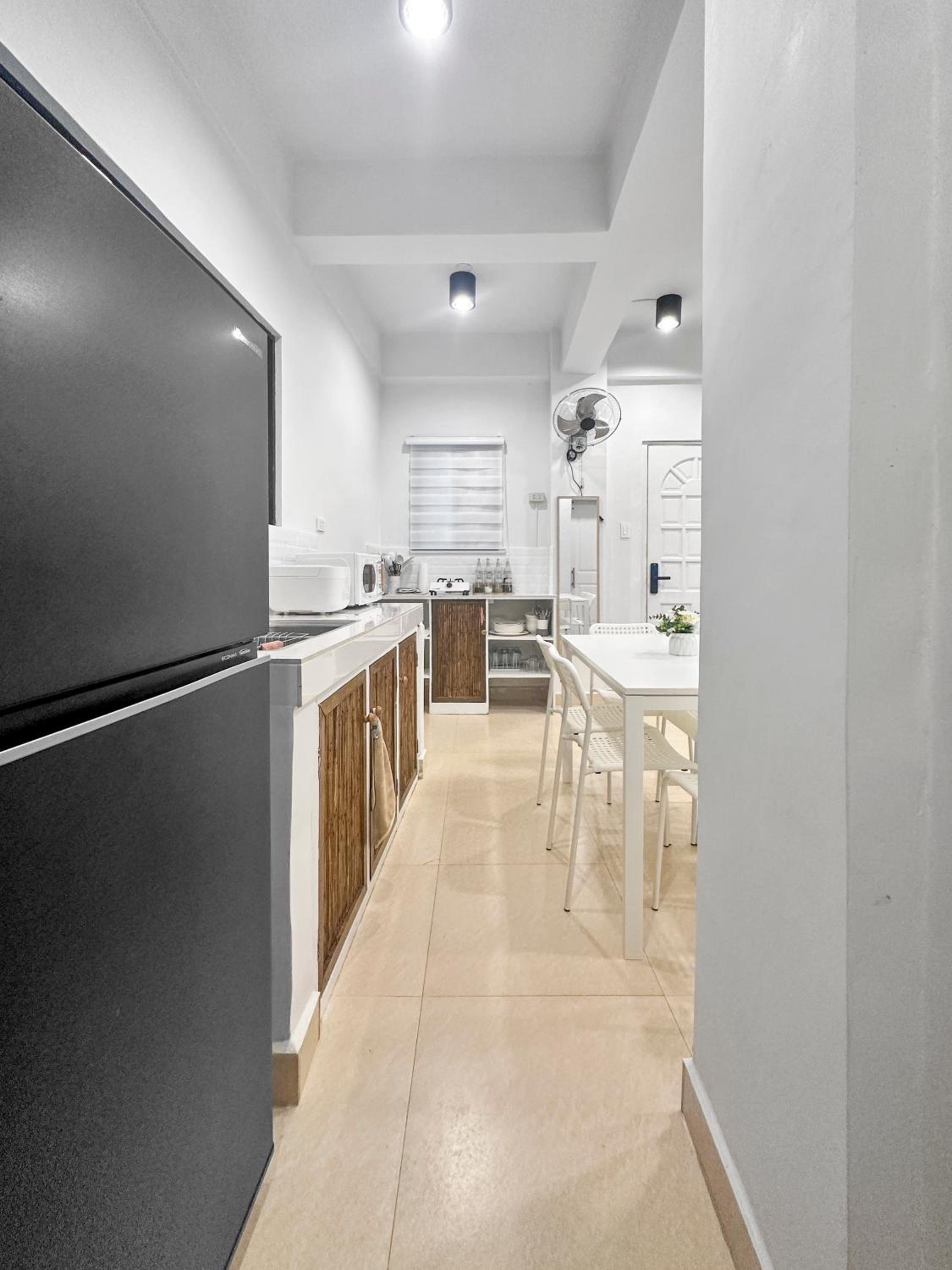 Fully Furnished 1BR with Kitchen - 20 secs walk to the Beach - Newly Renovated view 5