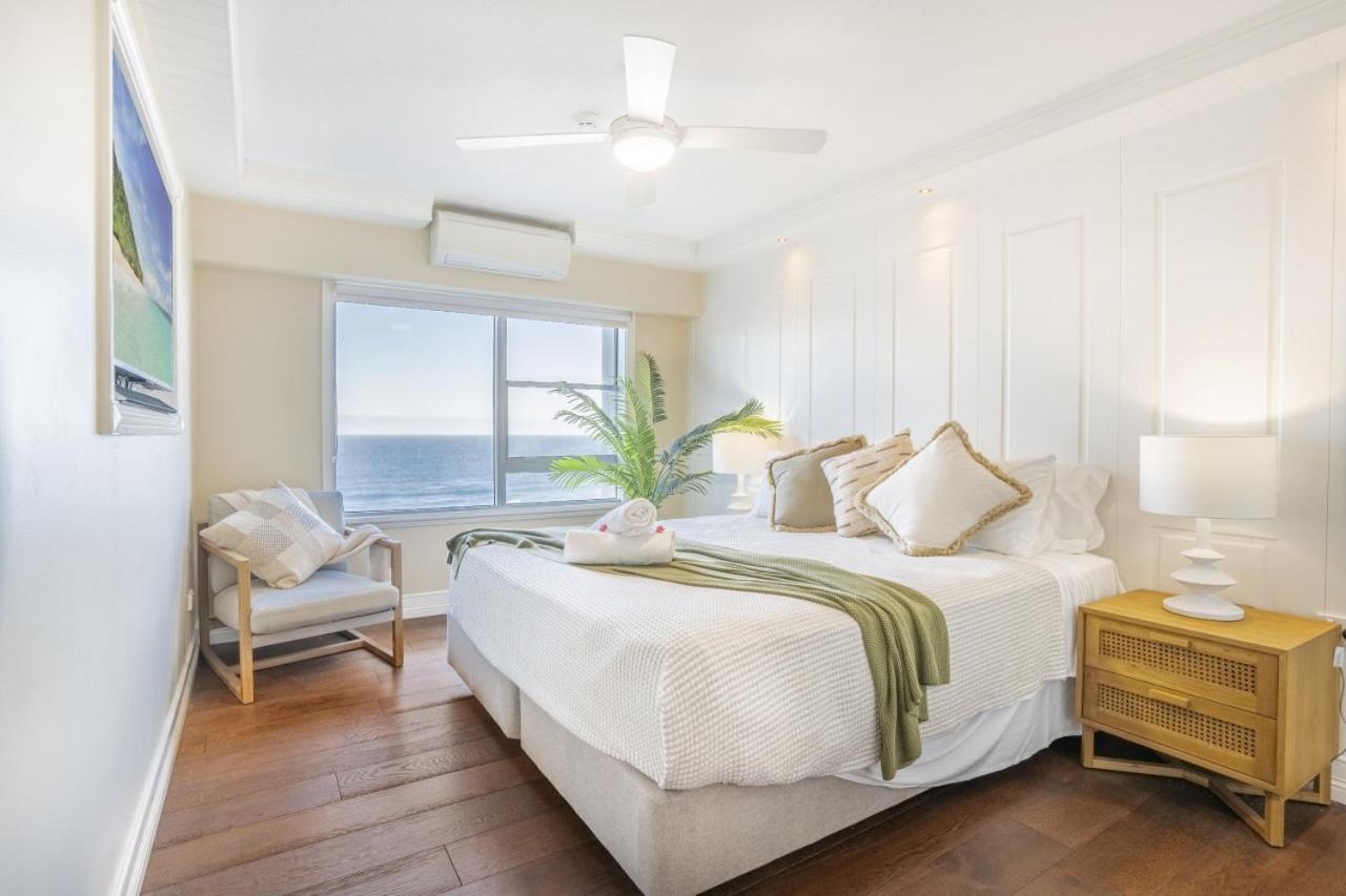 THE HAMPTONS - Ultimate Six Star Beachfront Experience with Parking & Pool