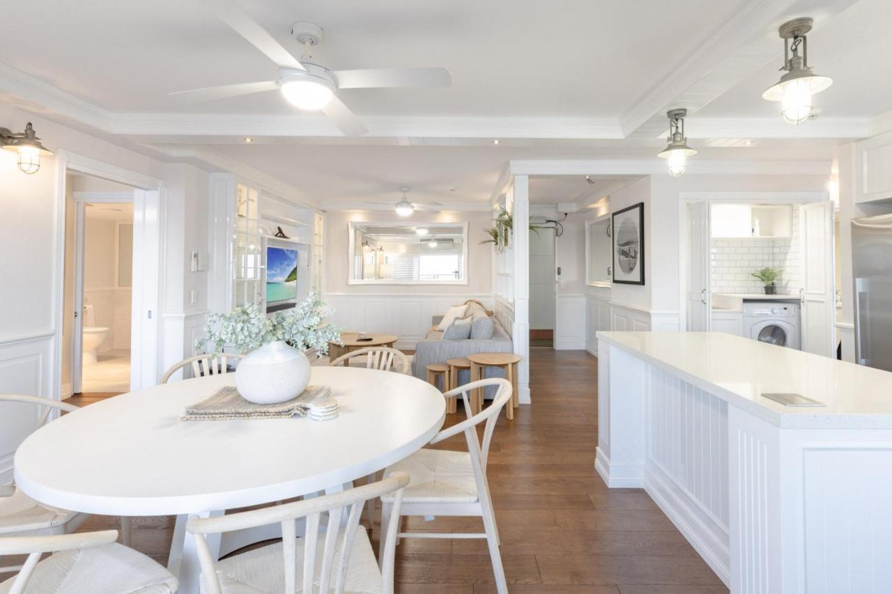 THE HAMPTONS - Ultimate Six Star Beachfront Experience with Parking & Pool