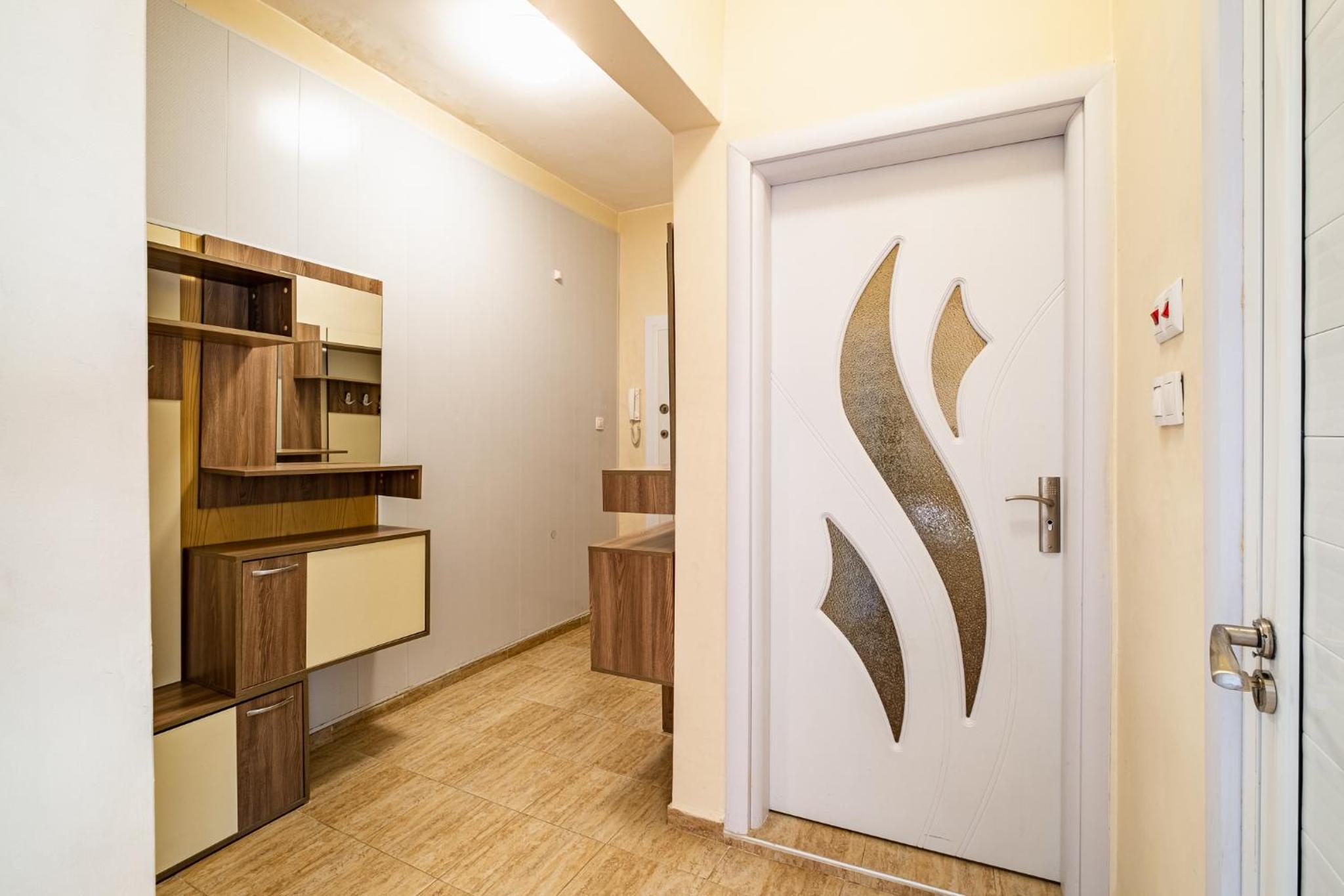 Primorski 2bdrm Central Apartment