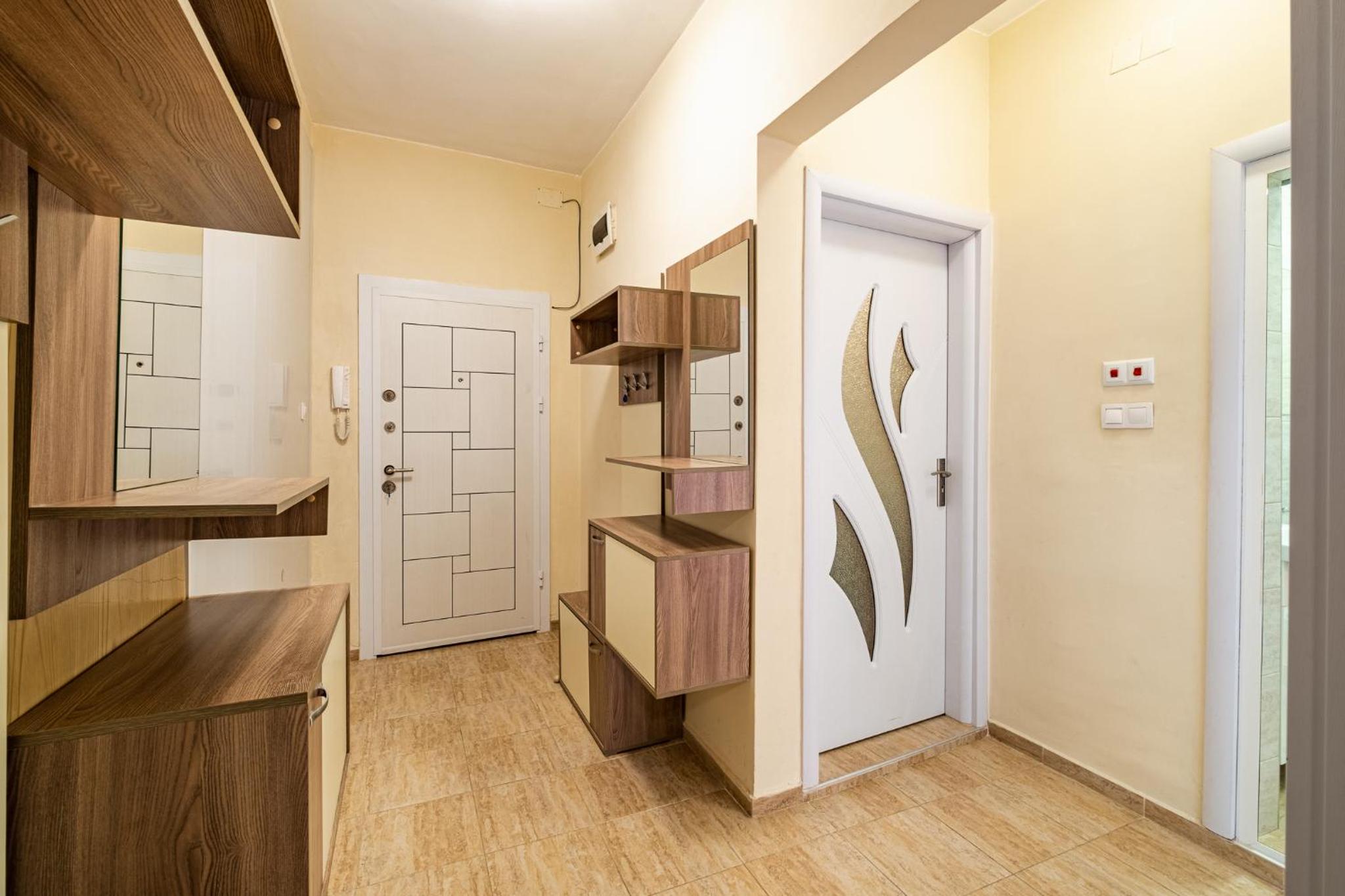 Primorski 2bdrm Central Apartment