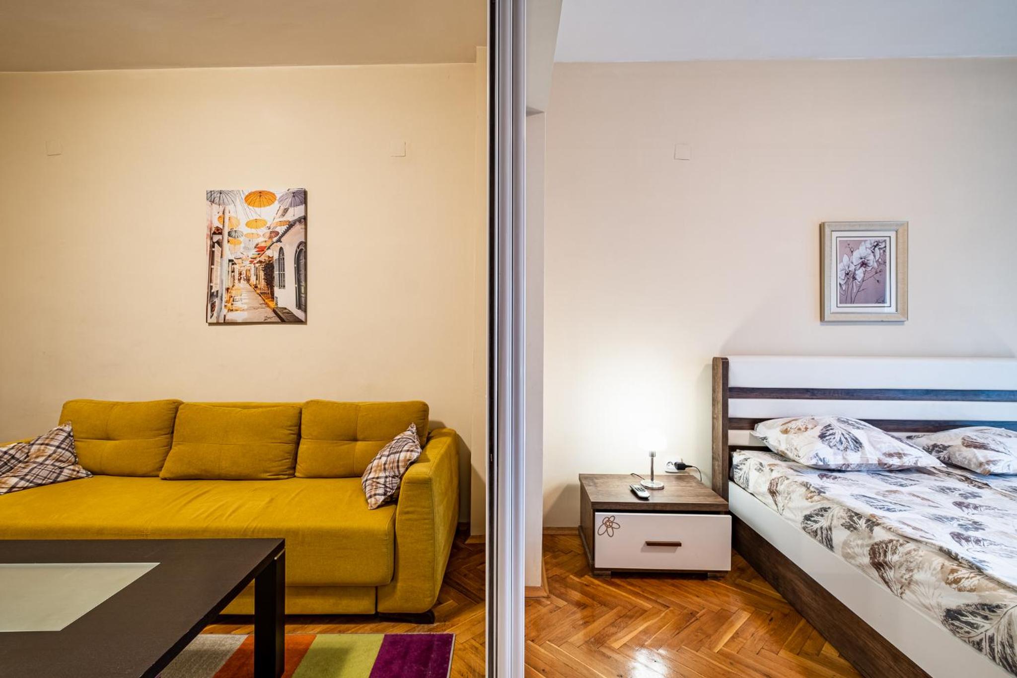 Primorski 2bdrm Central Apartment