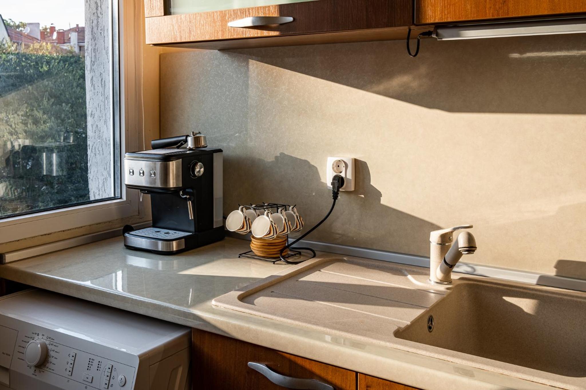 Primorski 2bdrm Central Apartment