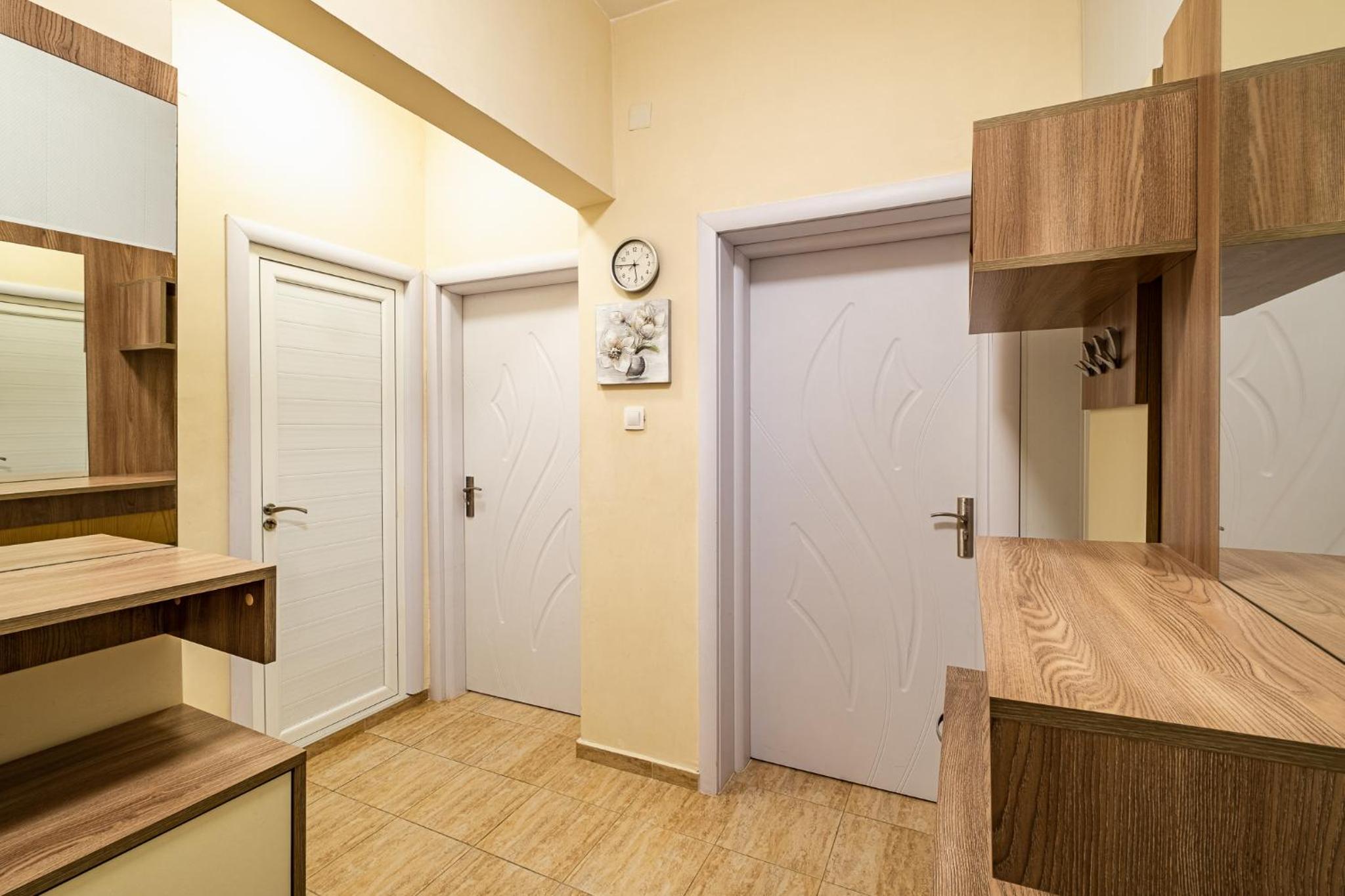 Primorski 2bdrm Central Apartment